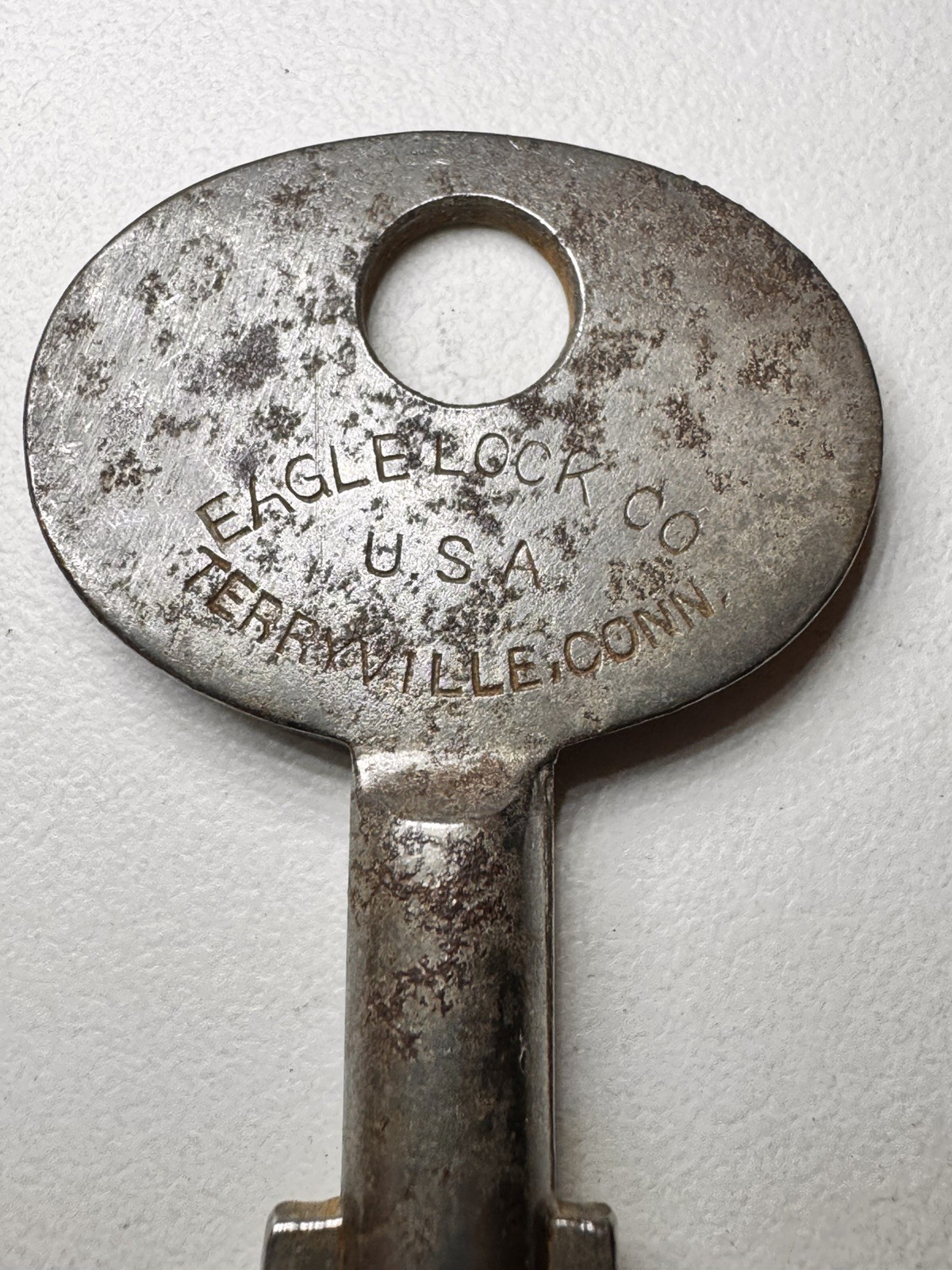 🌿 🗝️ Vintage Antique EAGLE LOCK CO Double-Bit Hollow Barrel Skeleton Key #13A5