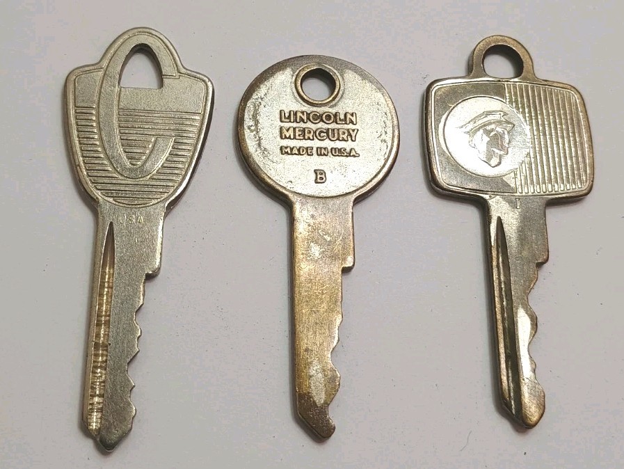 Vintage Lot Of 3 1960’s 1970’s Ford Lincoln Mercury Comet Car Keys Incl Free S&H