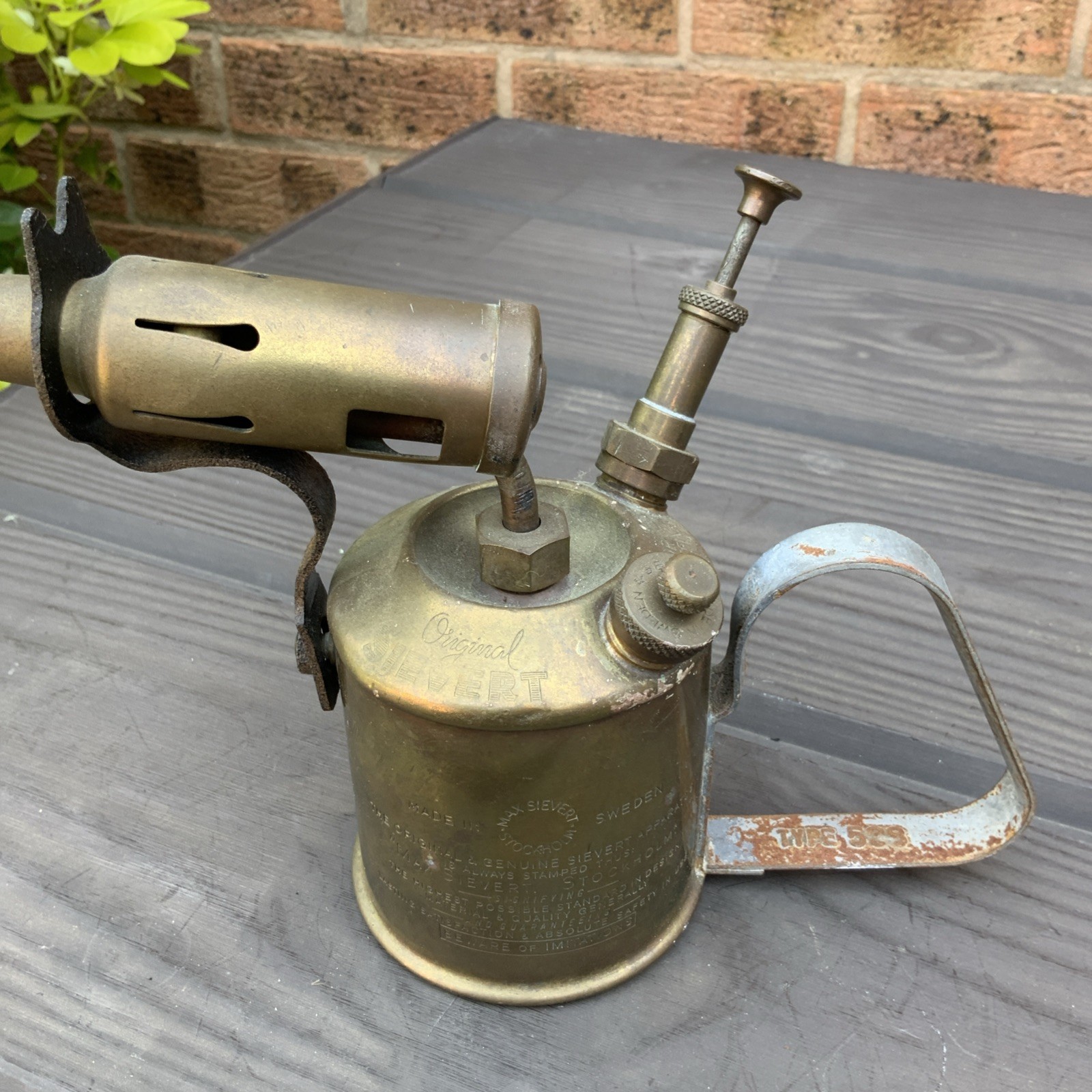 Genuine Sievert 538 1/2 Pint Brass blow Lamp