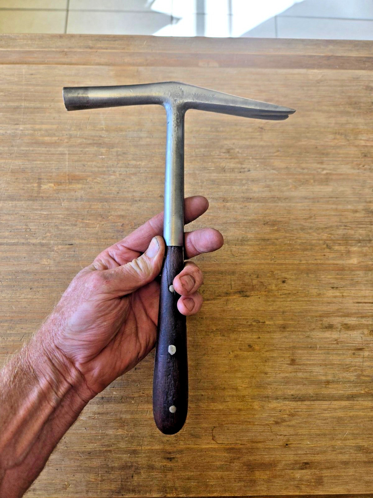Antique C. S. Osborne No. 5 Tack Hammer with Split Wooden Handle * Earlier Type