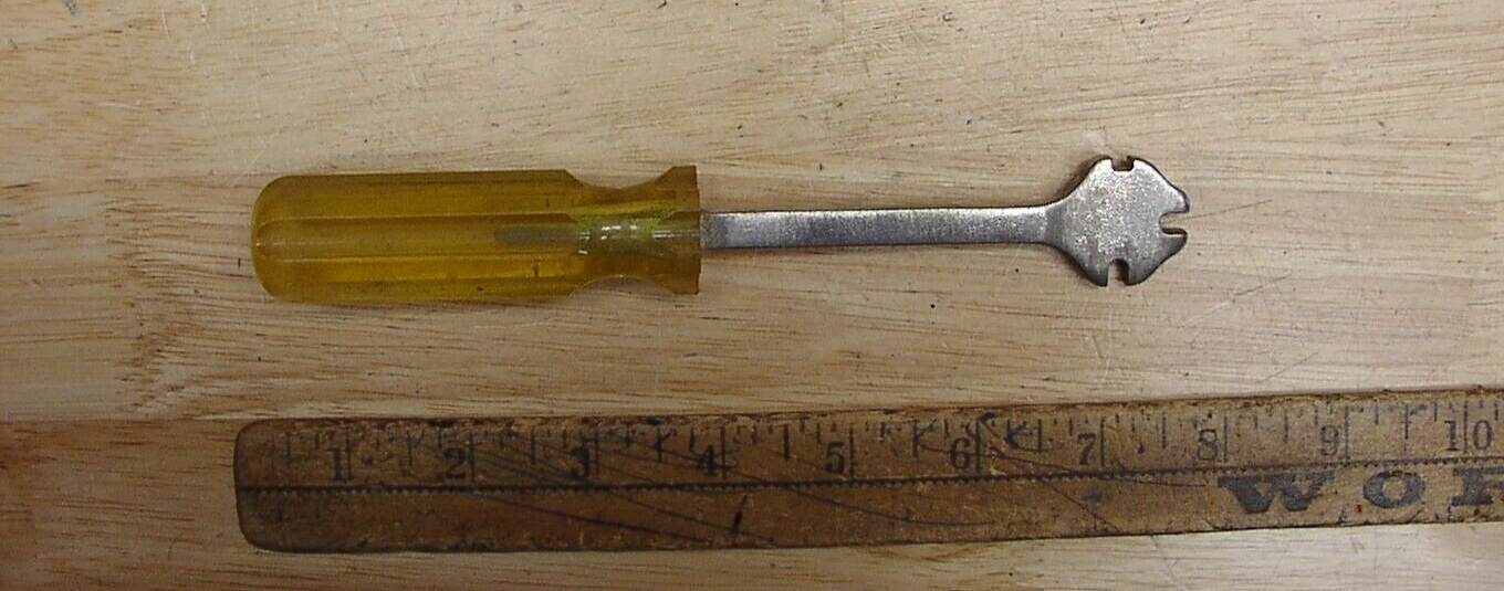 Vntg Unknown 7-1/4″,3 0z. Yellow Plastic HandleTool,Saw Settting? WHATSIT?,L@@K!