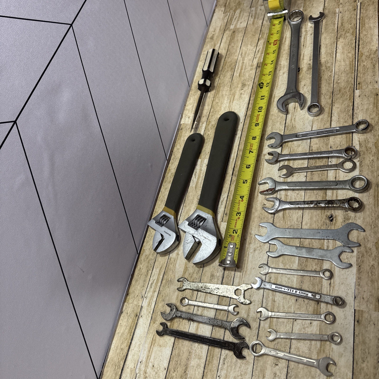 A Lot Of 21 Miscellaneous Tools Some Vintage Wrenches And Screwdriver