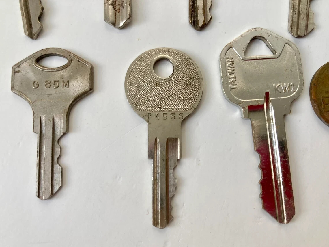 13 VTG Keys Crafting Used House Auto Car for Charms Journals Jewelry Making