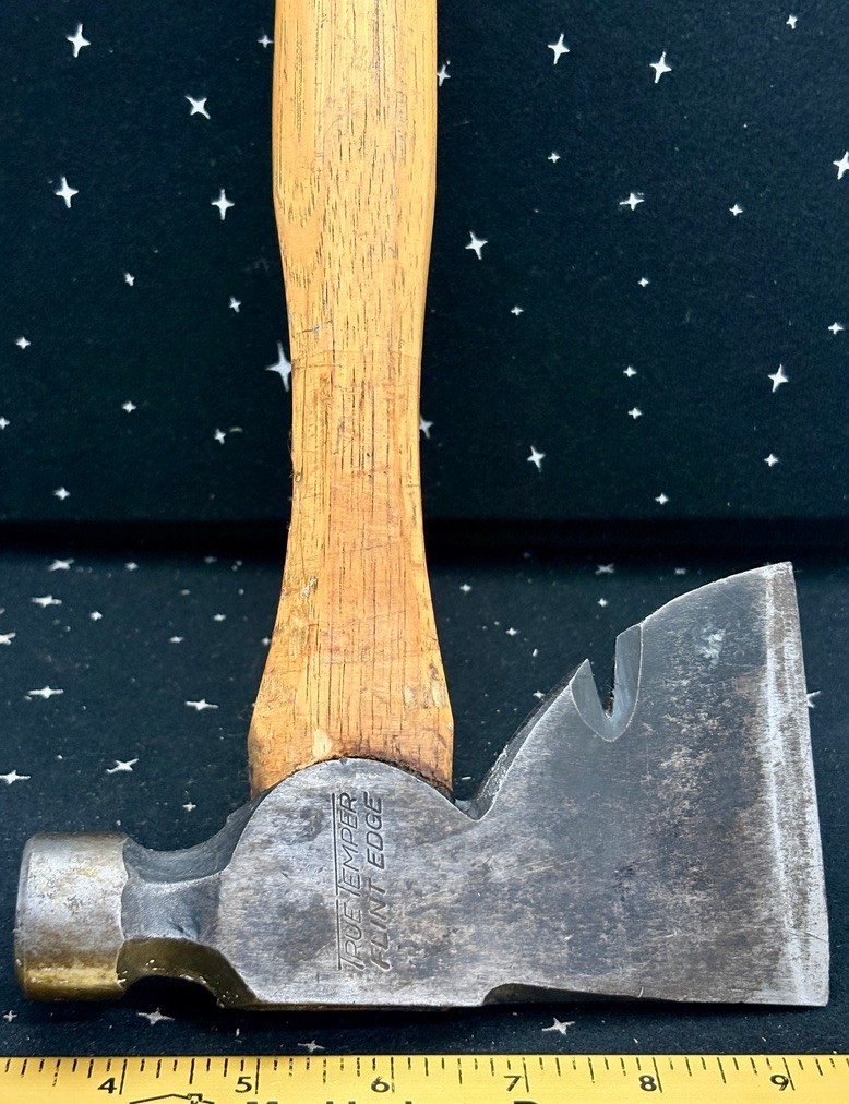 VTG True Temper Flint Edge Axe On 1 Side & Hammer On The Other Wood Handle 13″