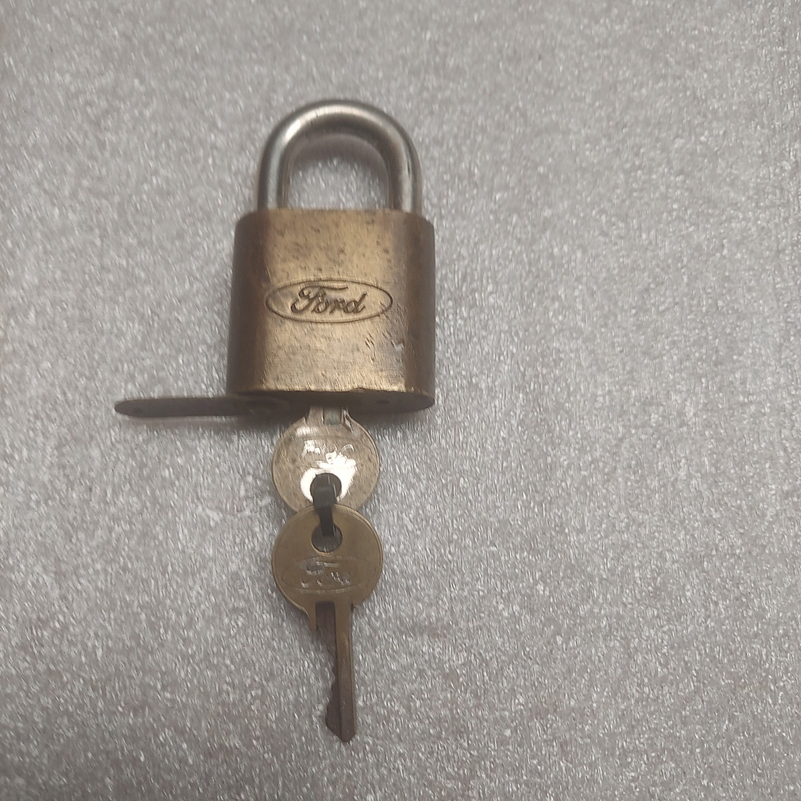 Vintage Oval Script FORD BRASS PADLOCK W/ BOTH ORIGINAL FORD KEYS
