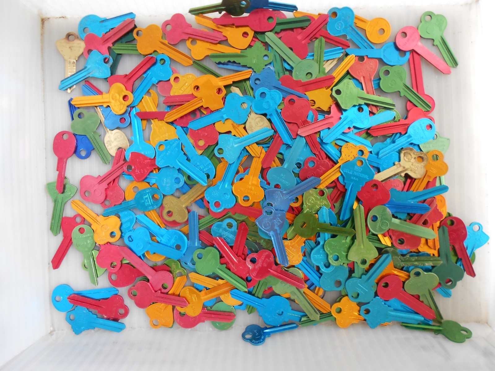 Mix LOT of 30 Key Blanks Colors AUTO HOME BUSINESS Arts Crafts