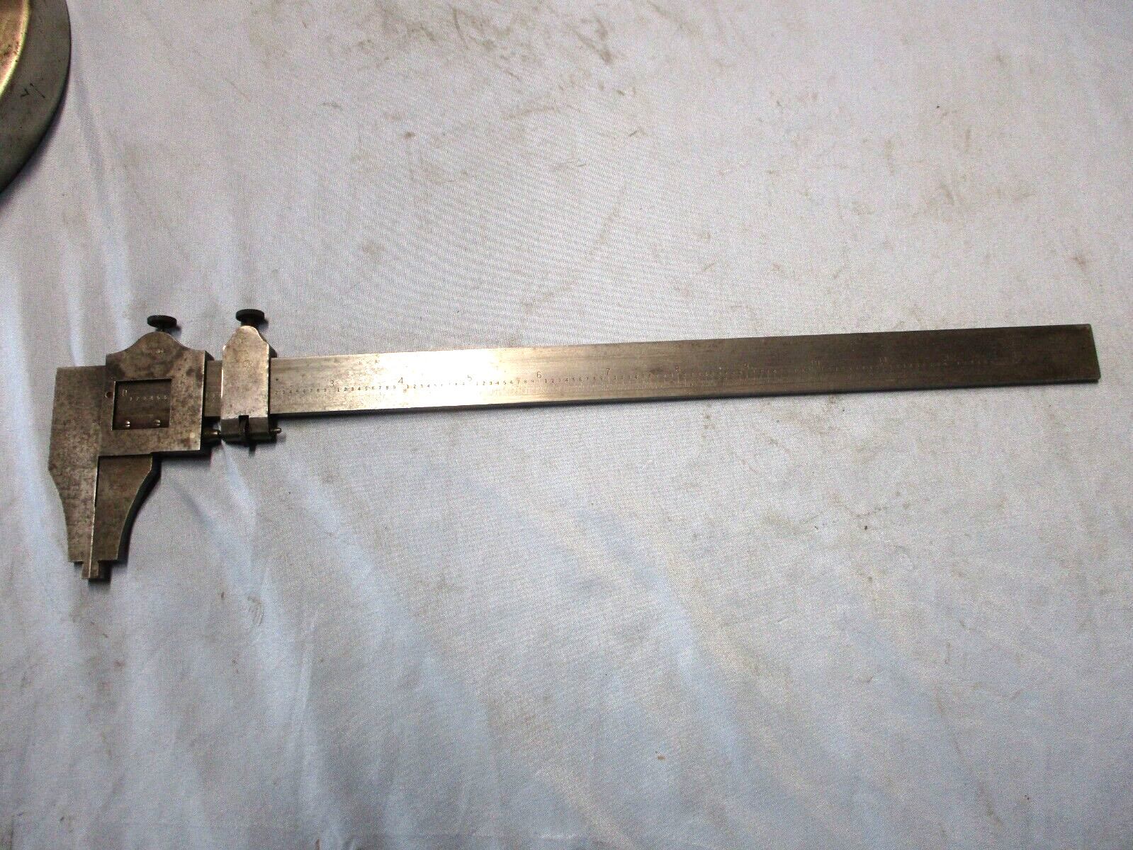 BROWN & SHARPE NO. 570 VERNIER CALIPER – ENGLISH MEASURE –