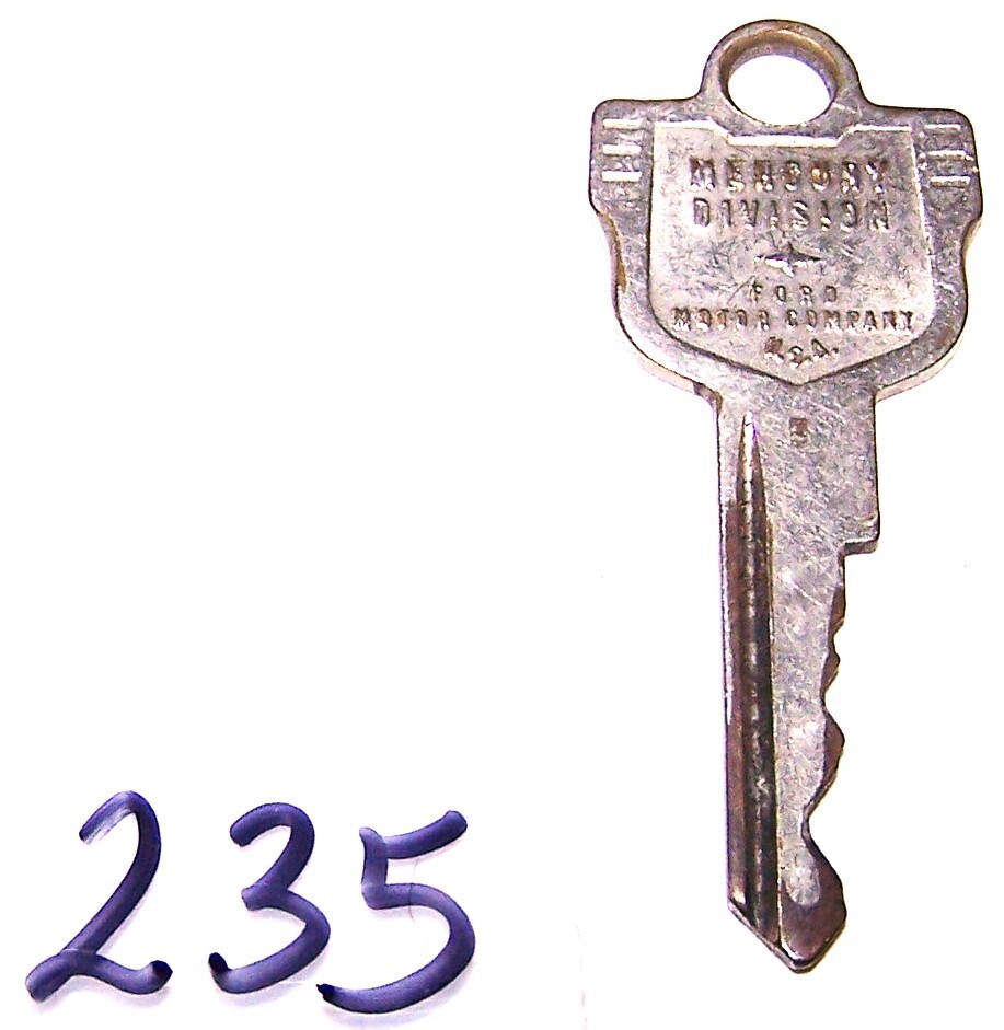 Vintage Mercury Key (235)