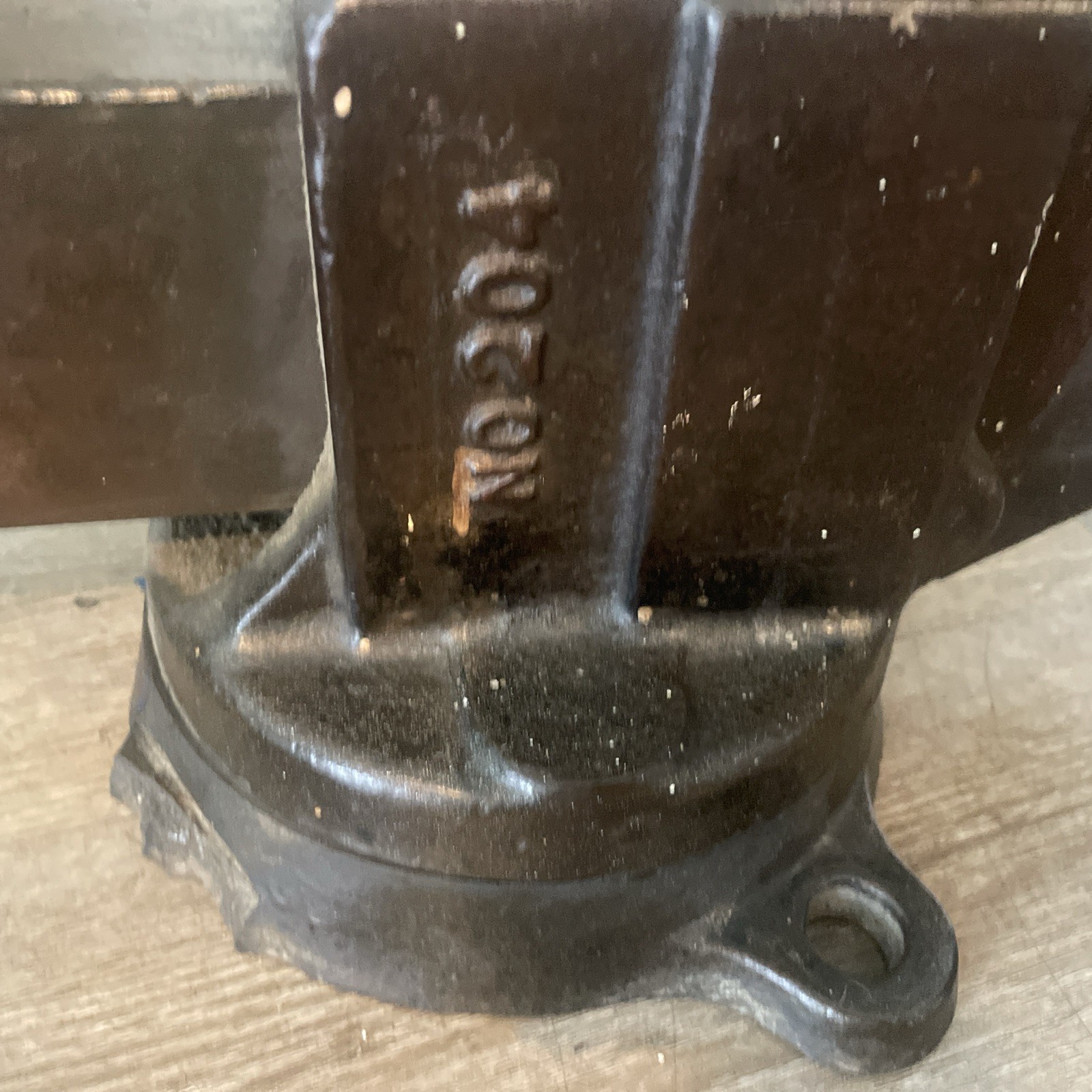 REED 204 Bench Vise Swivel Base Made in USA 16” x 8.75”x 11”