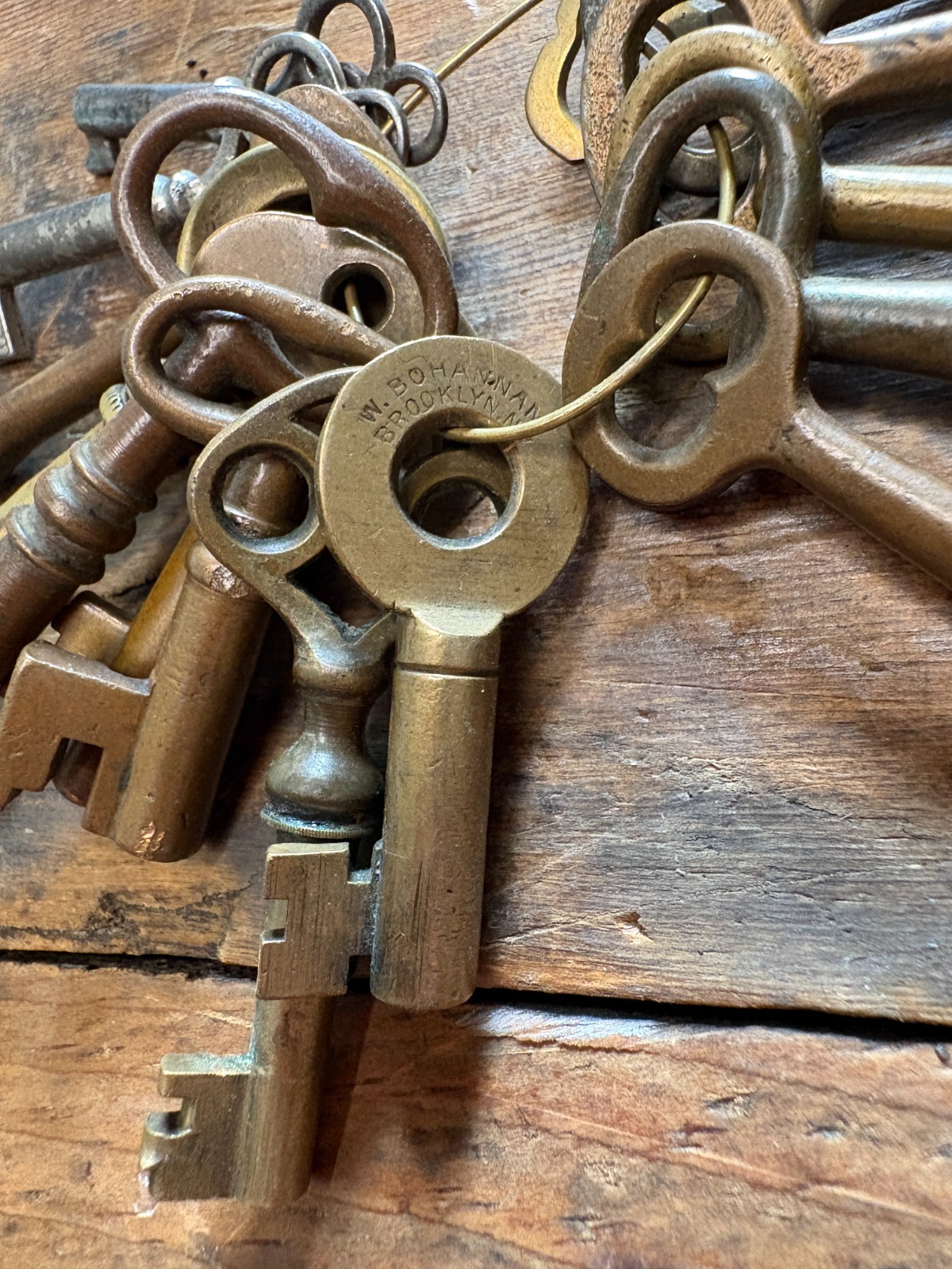 Lot 24 Vintage Skeleton Keys & Barrel Keys Assorted Antique Styles & Sizes Lock