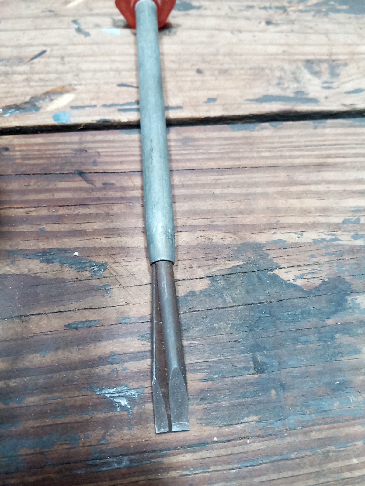 Vintage VACO Screw Holding Driver S/B K-48. Jewel Red handle, 7.5 Inch Shaft.