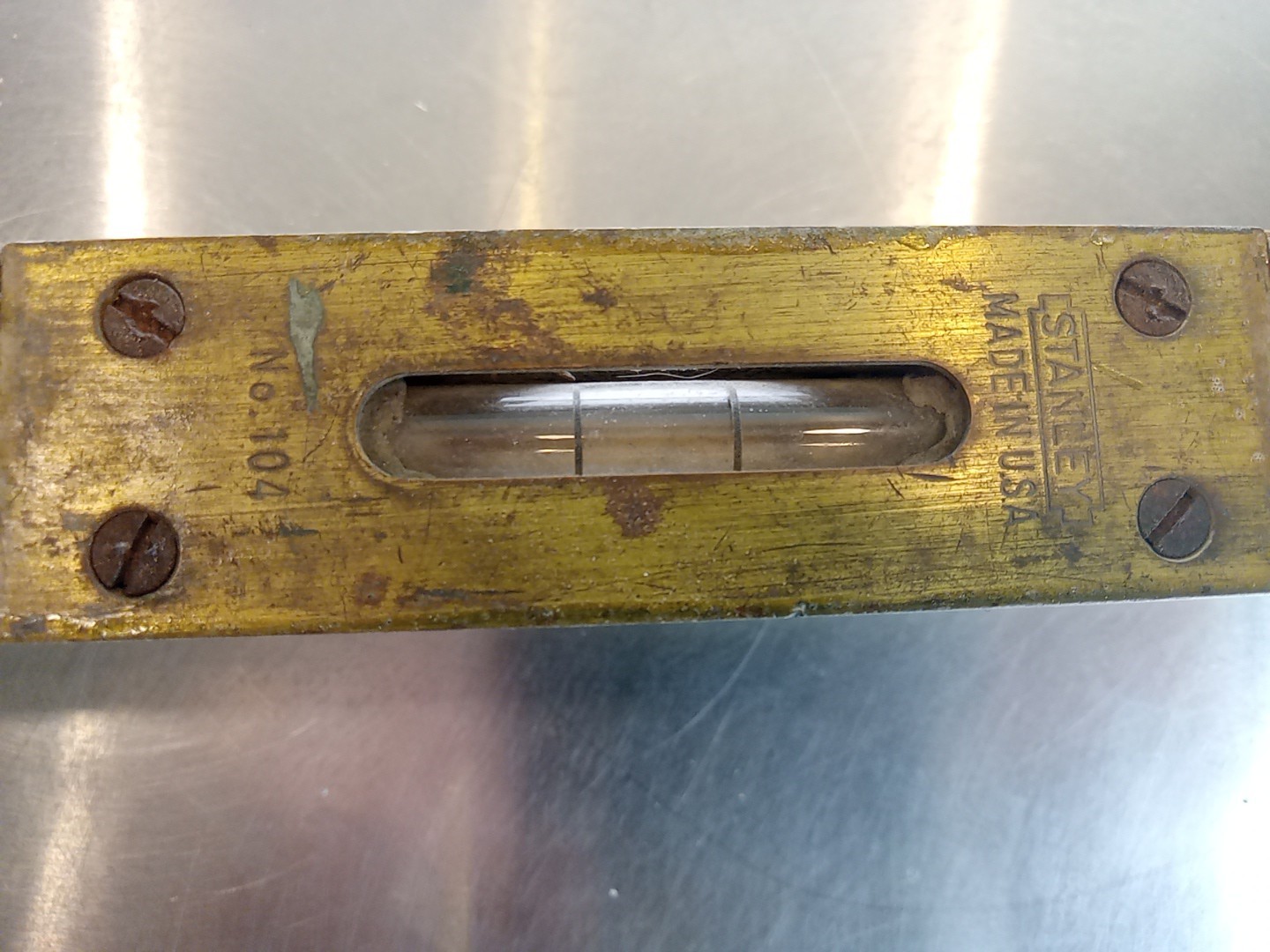24 INCH STANLEY #104 VINTAGE LEVEL No Liquid In Center Level.