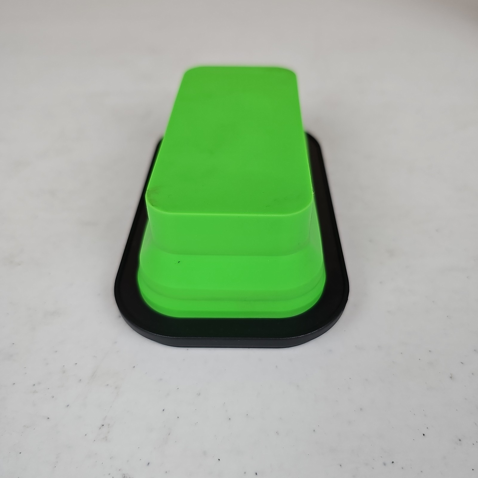 O’Reilly Auto Parts Magnetic Tray Silicone Collapsible 3x5x2 Green Black A-10