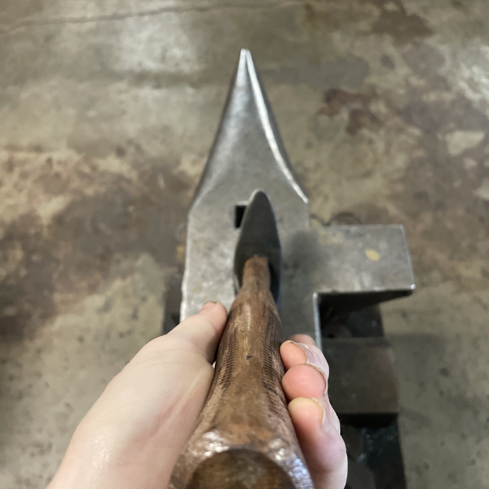 Hand Crafted Blacksmith’s Straight Peen Engraved Hammer/ 4140 Steel 2 1/2Lb