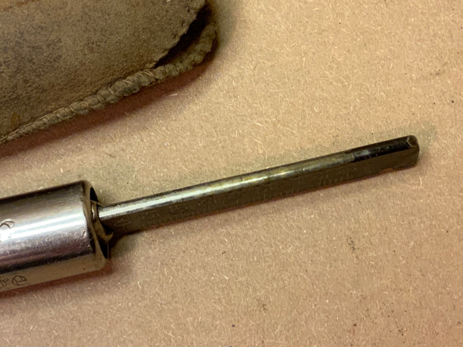 schrader balloon tyre gauge stamped PAT’D britain 238244/1924 chrome leather car