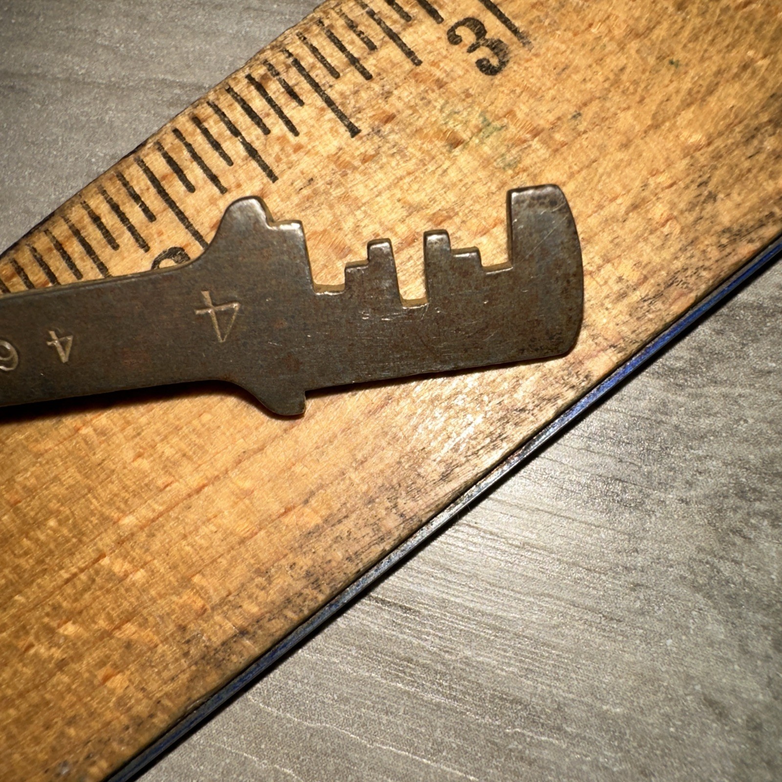 Antique Flat Skeleton Key 4 4644 Unique Head Design!