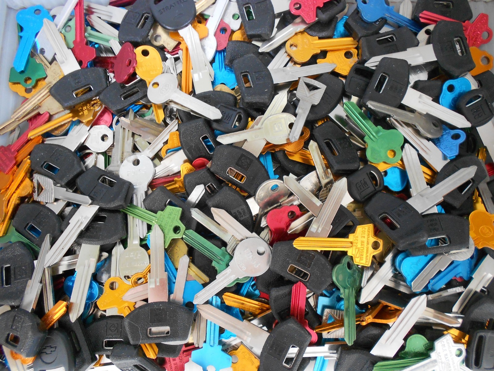Large Lot of Key BLANKS 3 pounds HOUSE CARS BUSINESS COLORS VINTAGE OLD