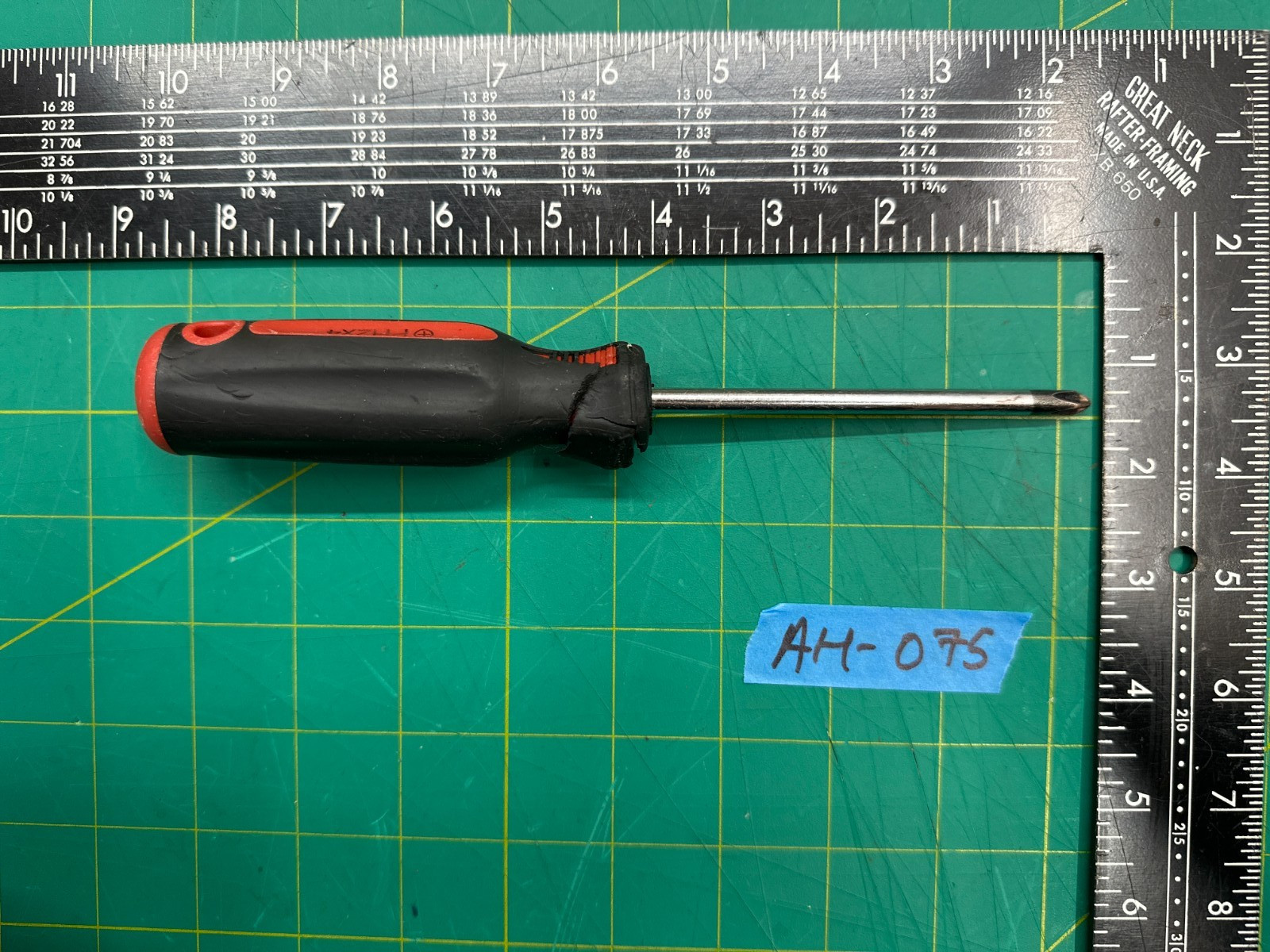 Vintage 8”Long Phillips Head Screwdriver PH2 x 4″Black and Red Cushioned Handle