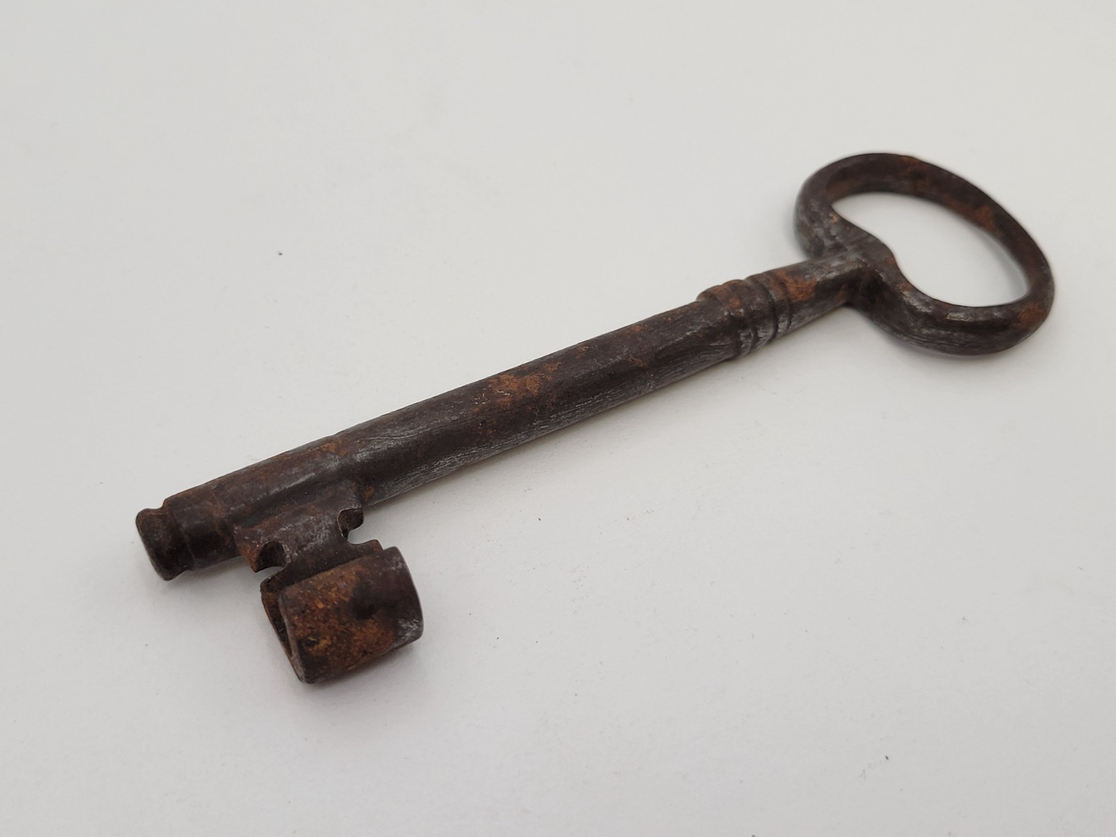 Vintage Wrought Iron Skeleton Key 5″ Rustic Antique Style Home Decor Chabi Chic
