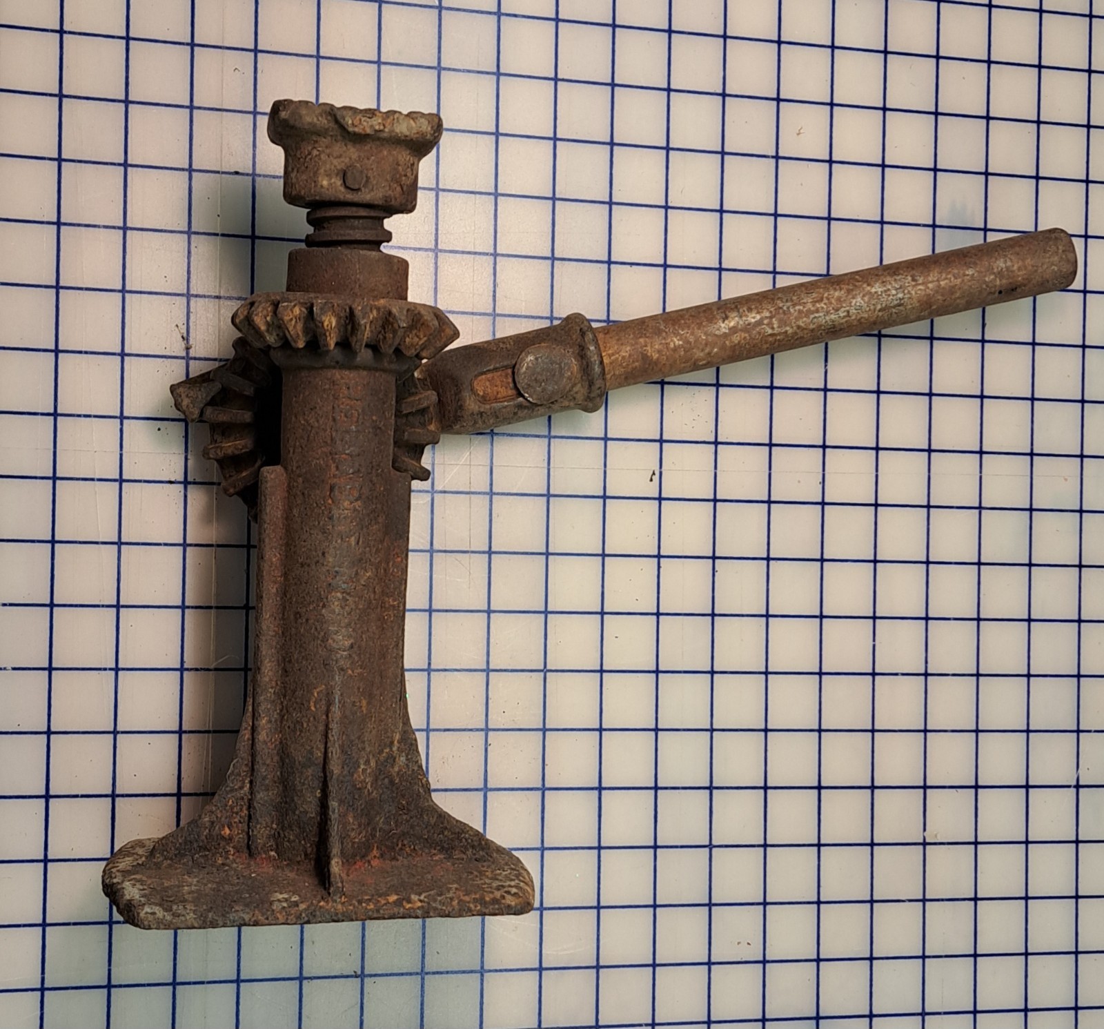 Vintage RELIABLE NO. 38 Cast Iron Car Jack
