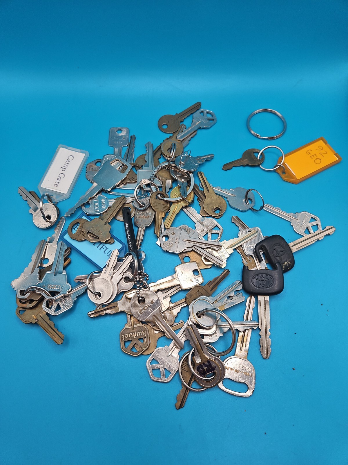 One Pund Of Misc Cut Keys Brass, Etc