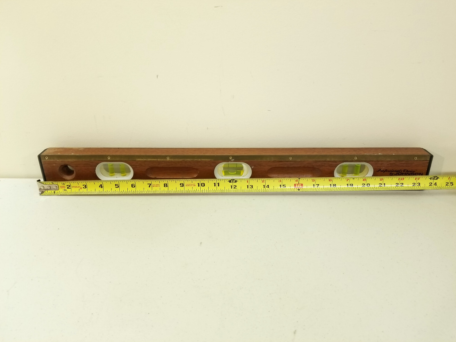Johnson Level & Tool Number 624 – 24-Inch Flat Brass Mahogany Level EXCELLENT!