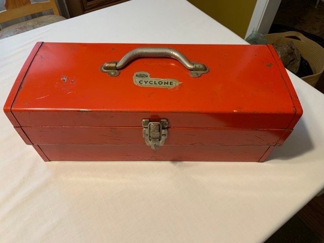 Vintage Belknap Cyclone Red Toolbox w/Red Tray – 6-1/2″ x 7-1/2″ x 19″