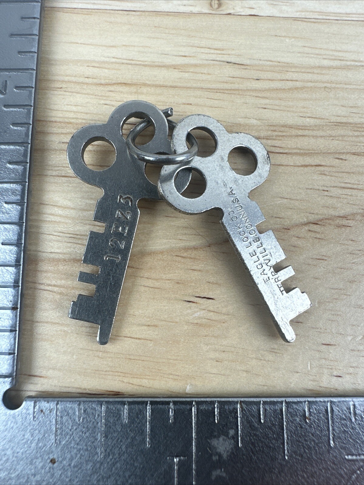 Eagle Lock Co Terryville Conn USA Flat Skeleton Key Match Pair Lot Of 2 12EZ3