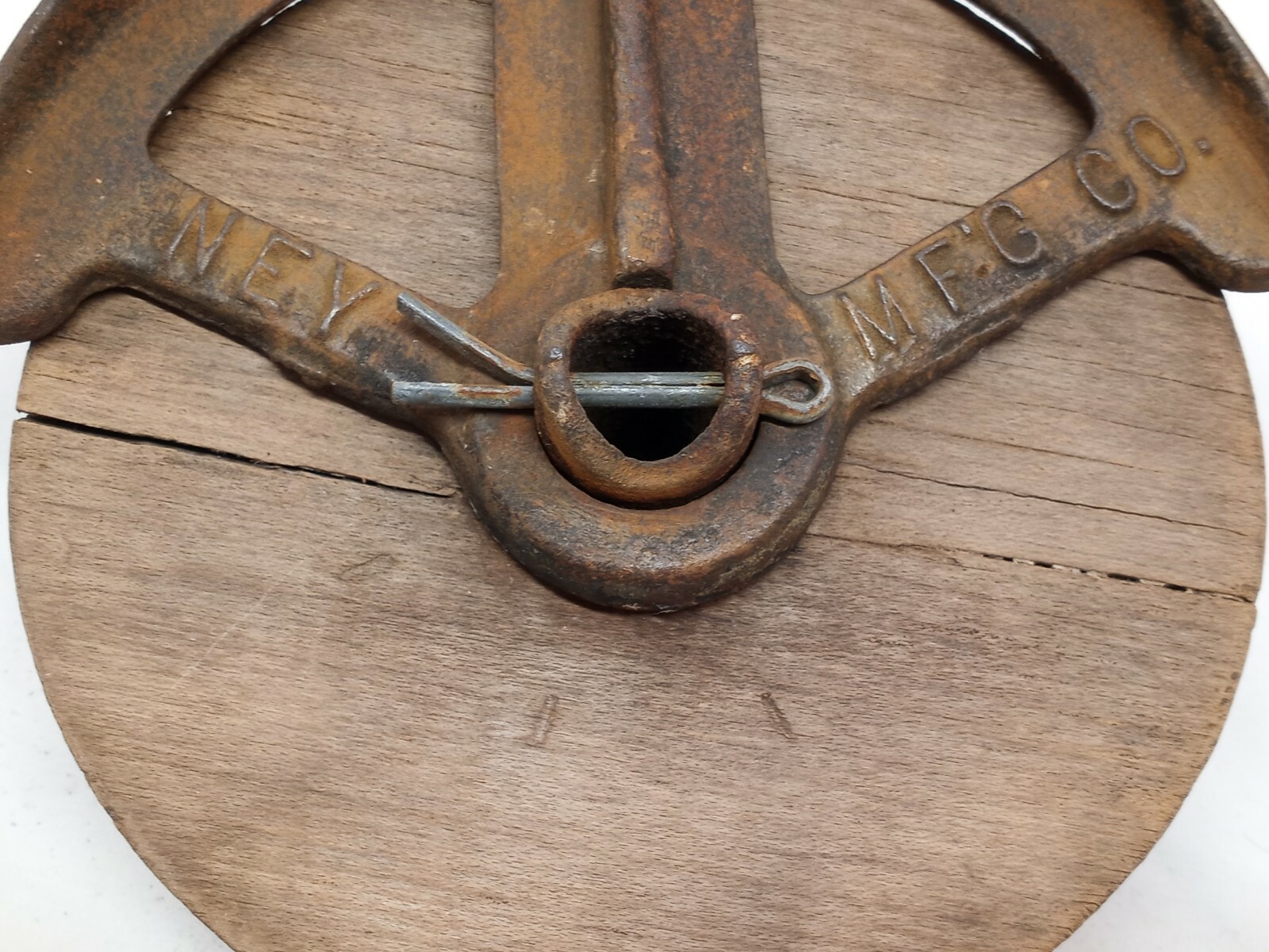 Vtg 6″ WOOD CAST PULLEY NEY MFG CO 160 BARN FARM RANCH
