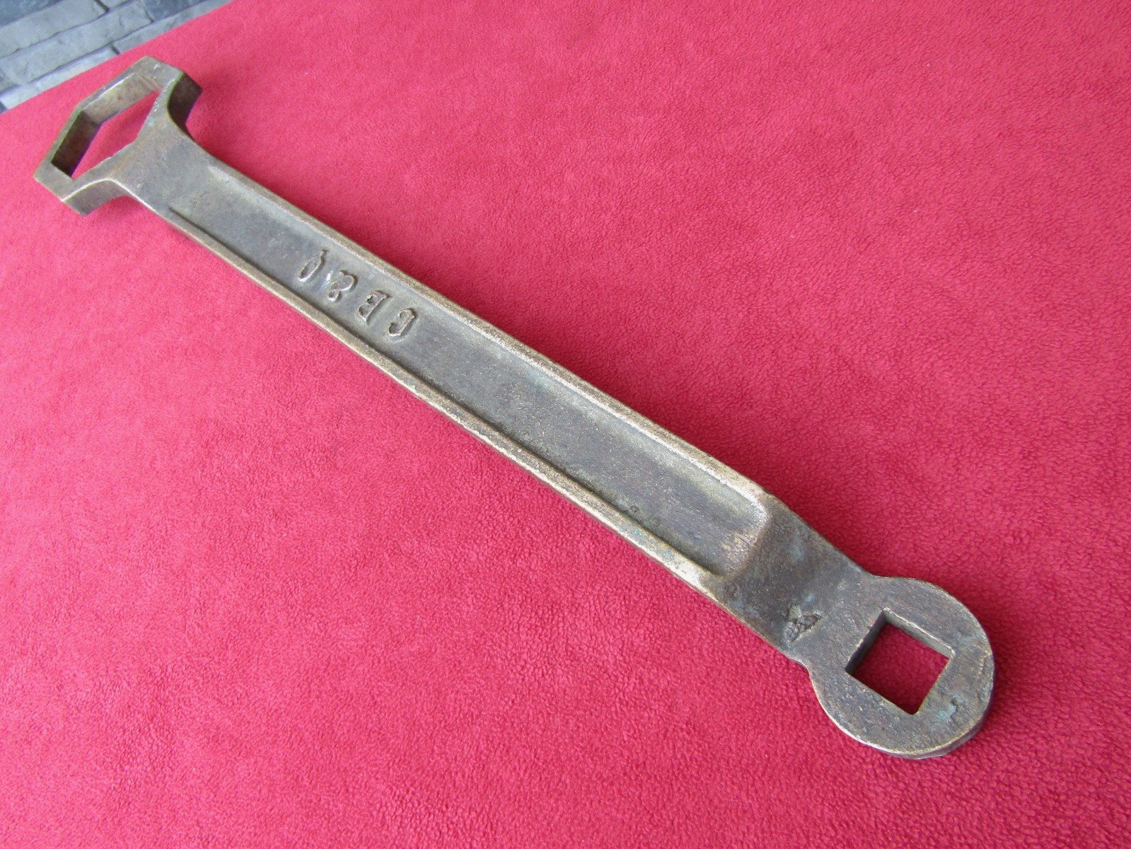 Vtg LARGE 23″ C B & Q (Chicago Burlington & Quincy Railroad) Brass/Bronze Wrench