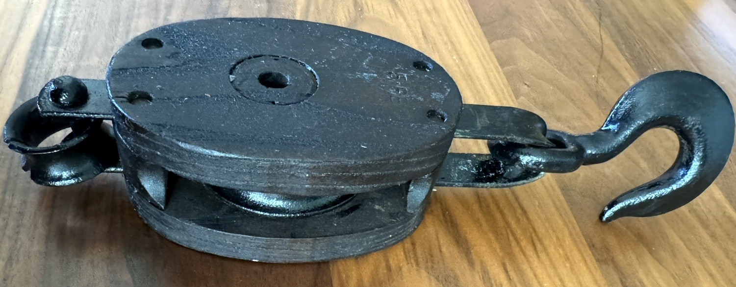 VTG Upson Walton UW 22 Wood Pulley Block Hook Rustic Farmhouse Industrial Decor