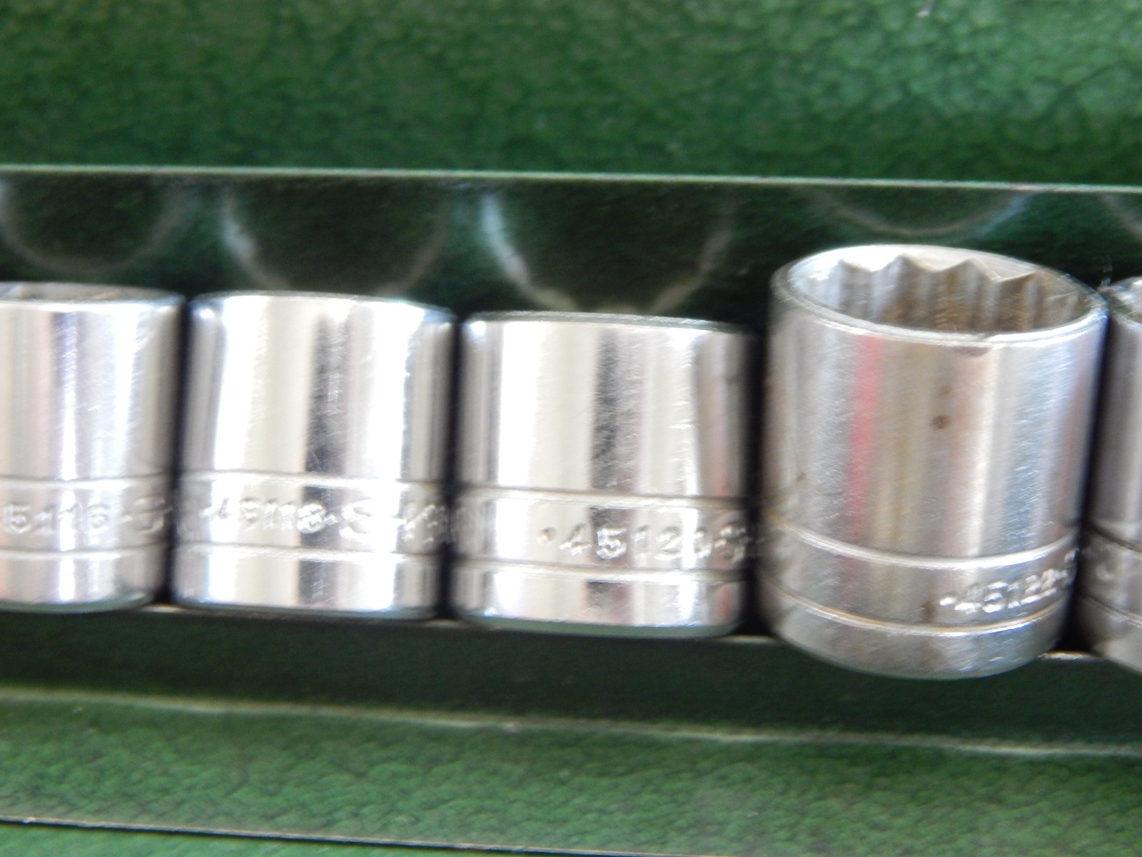 Vintage No.4512 12PC. S-K 3/8″ Drive Socket Set,shallow, Metal Box,SAE
