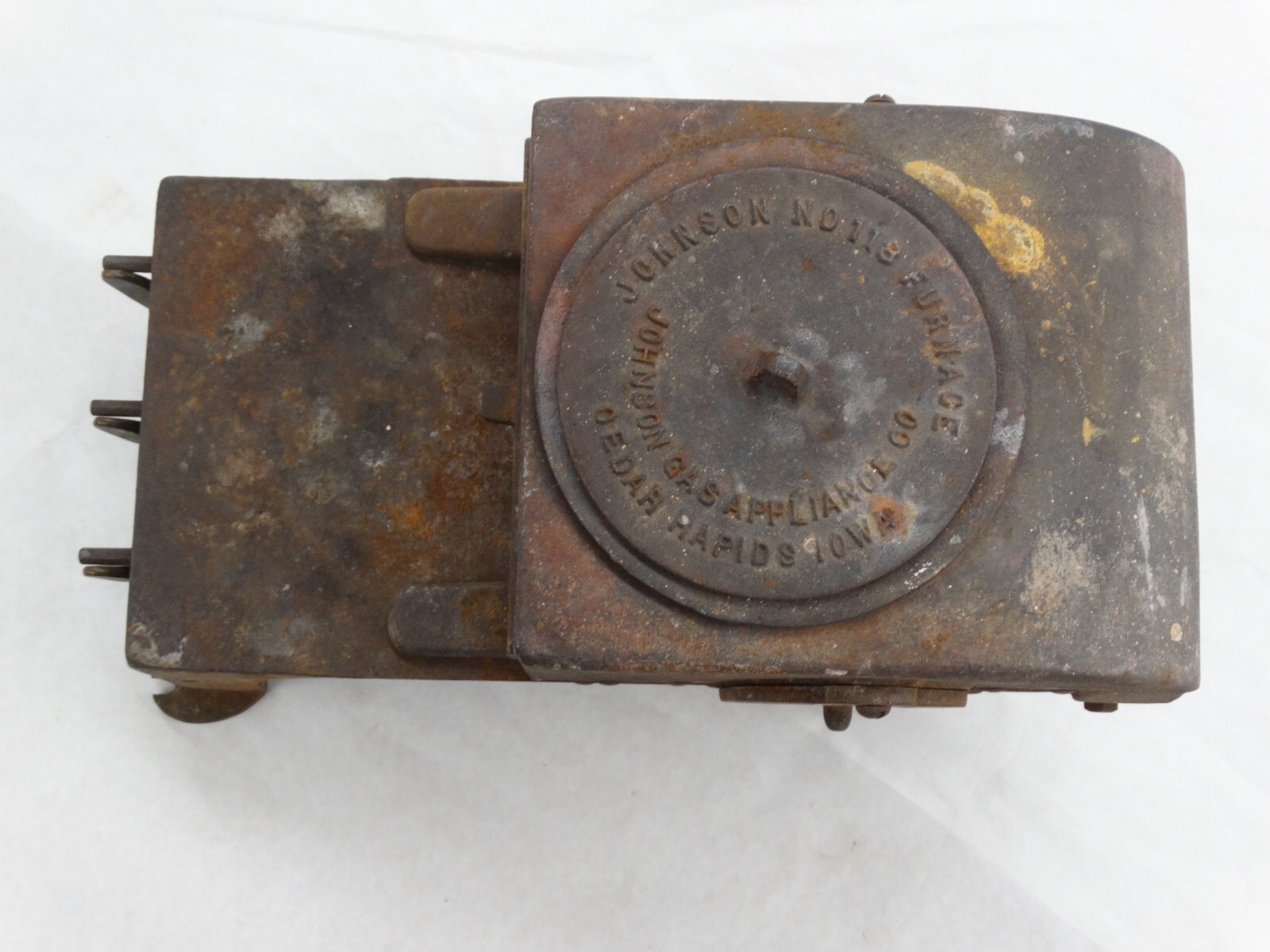 Vintage Johnson Three Burner Natural Gas Cast Iron Bench Furnace No 118