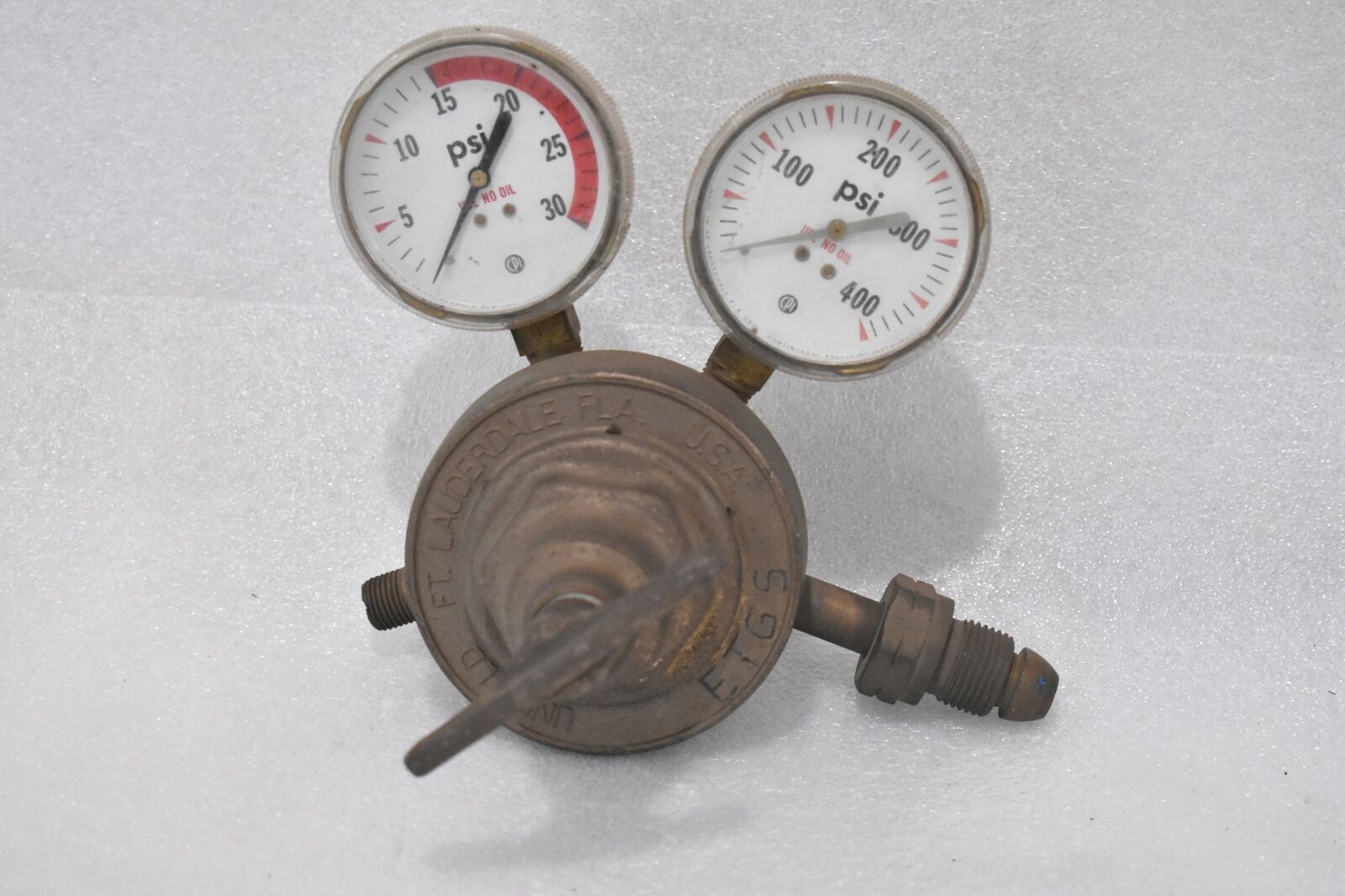 UNIWELD COMPRESSED GAS ACETYLENE DUAL GAUGE REGULATOR 592H 30 PSI / 400 PSI