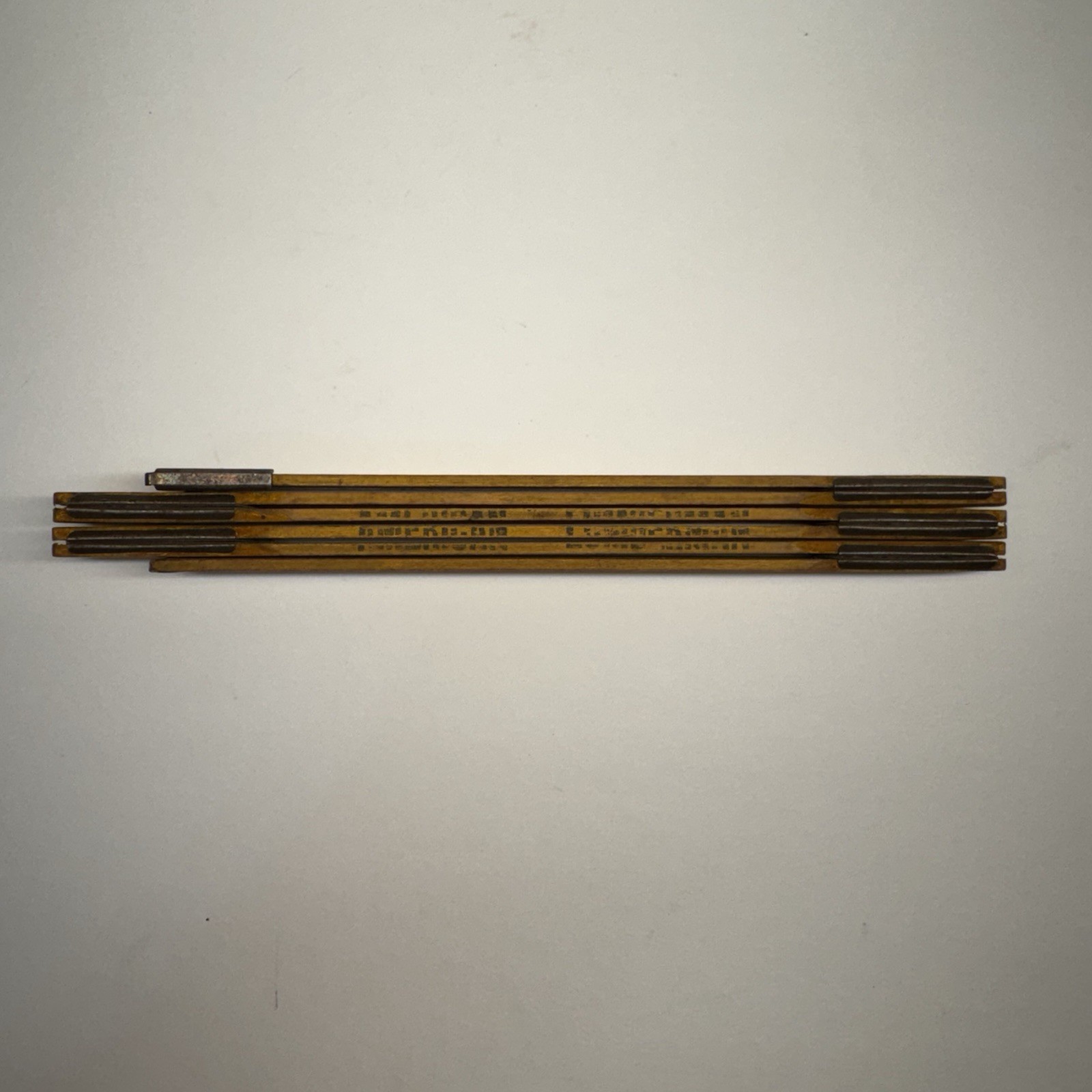 Vintage Lufkin No. 523 Folding Wooden Carpenter Rule 6 Ft Saginaw MI USA 1930s