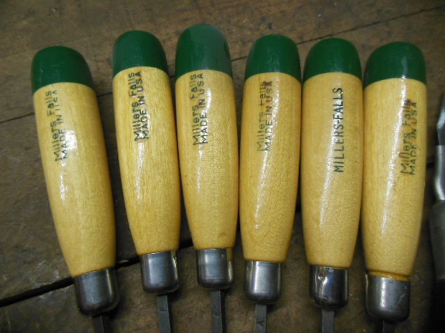 Vintage Millers Falls Carving chisel Set # 106C nice old wood working tool