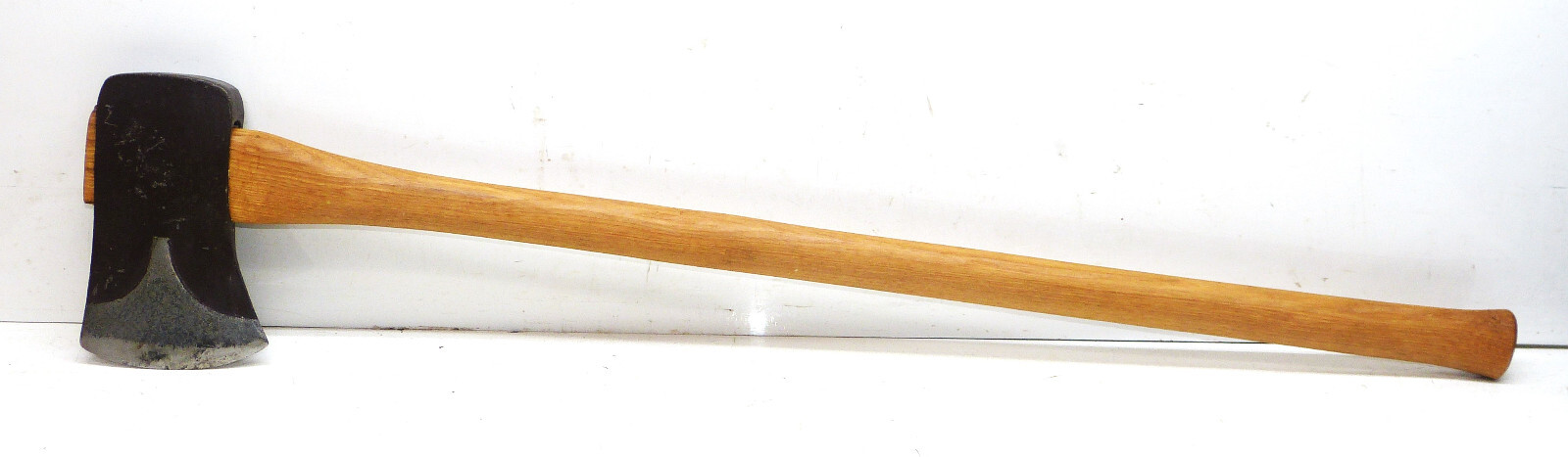 Painted Vintage 3½ Pound Michigan Pattern Axe w/ Phantom Bevel INV17089