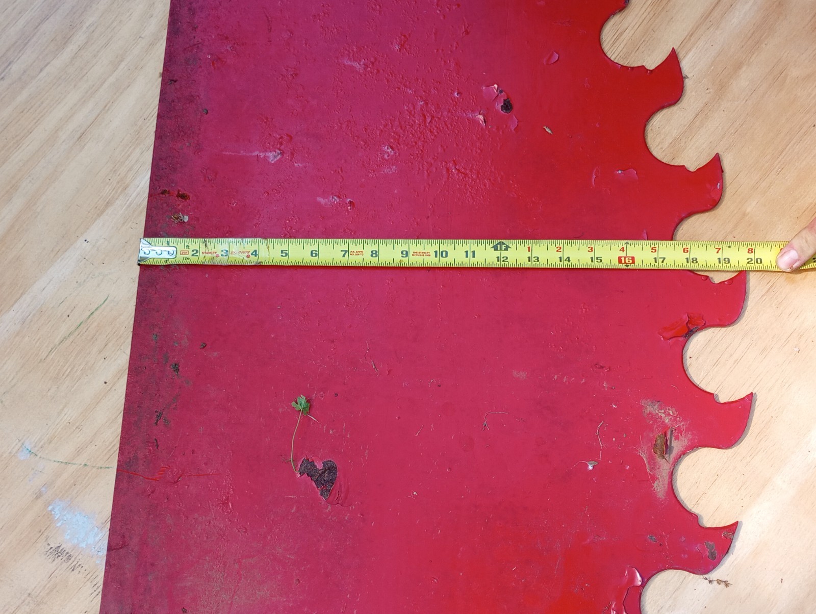 piece of vintage saw mill blade 46×20