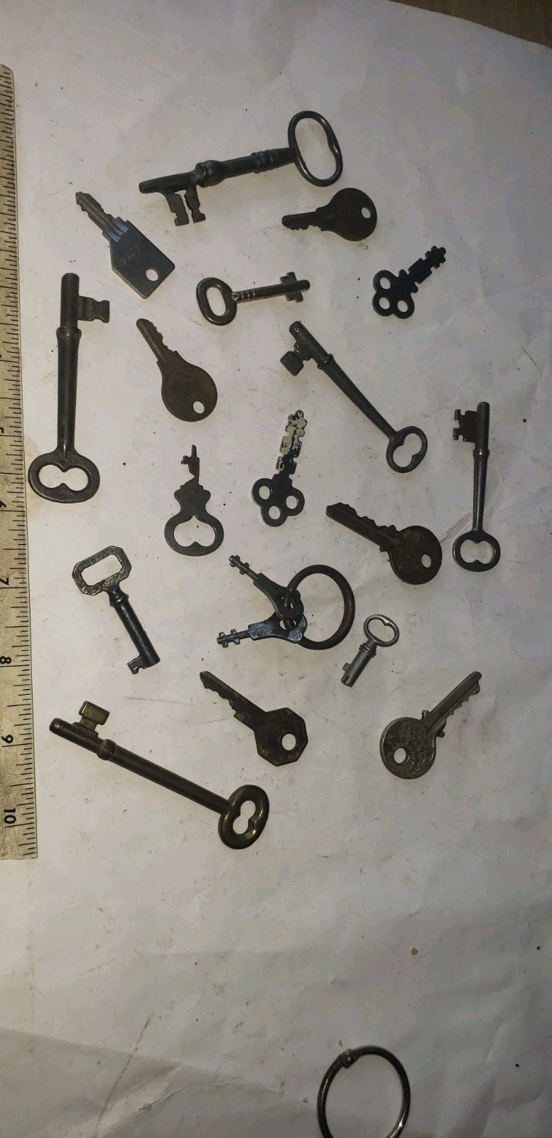 vintage mix 19 keys lot, skeleton, barrow, cabnet, lock, other Solid Steel