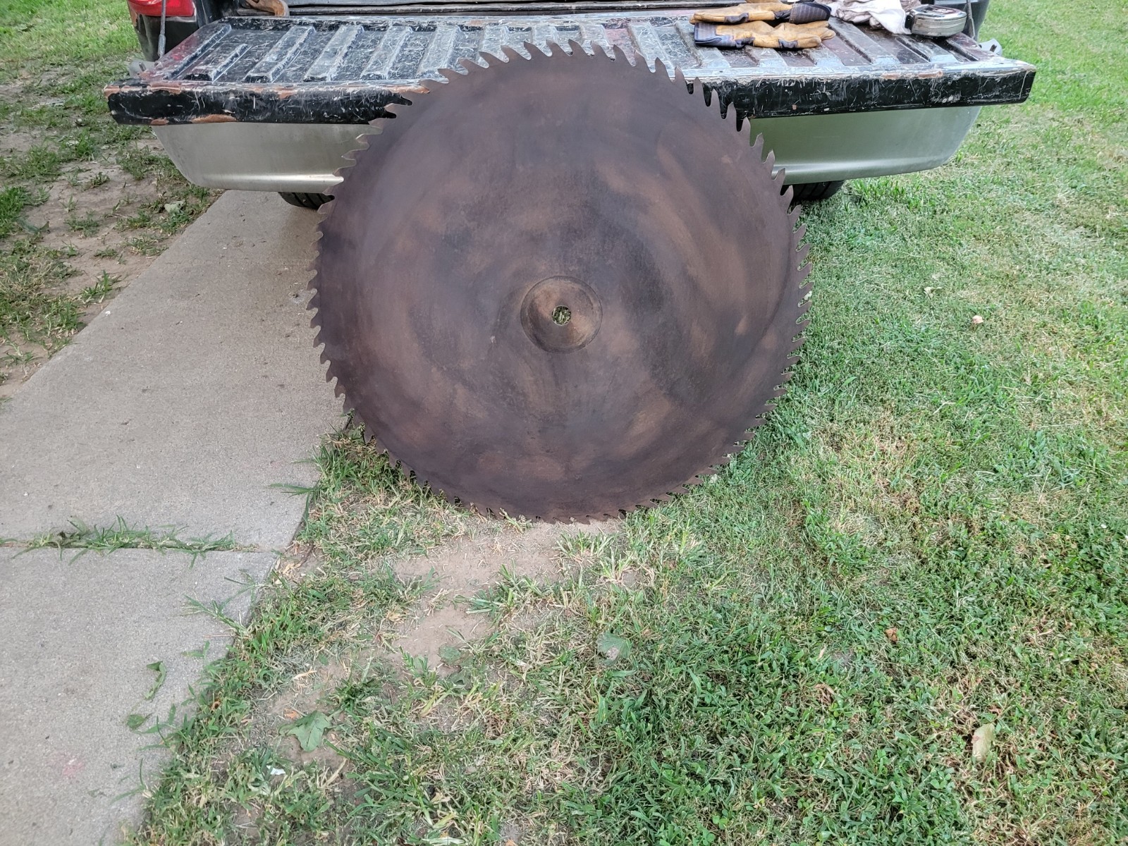 Vintage 34″-1/2 inch Buzz Cut Sawmill Circular Saw Blade Good Condition