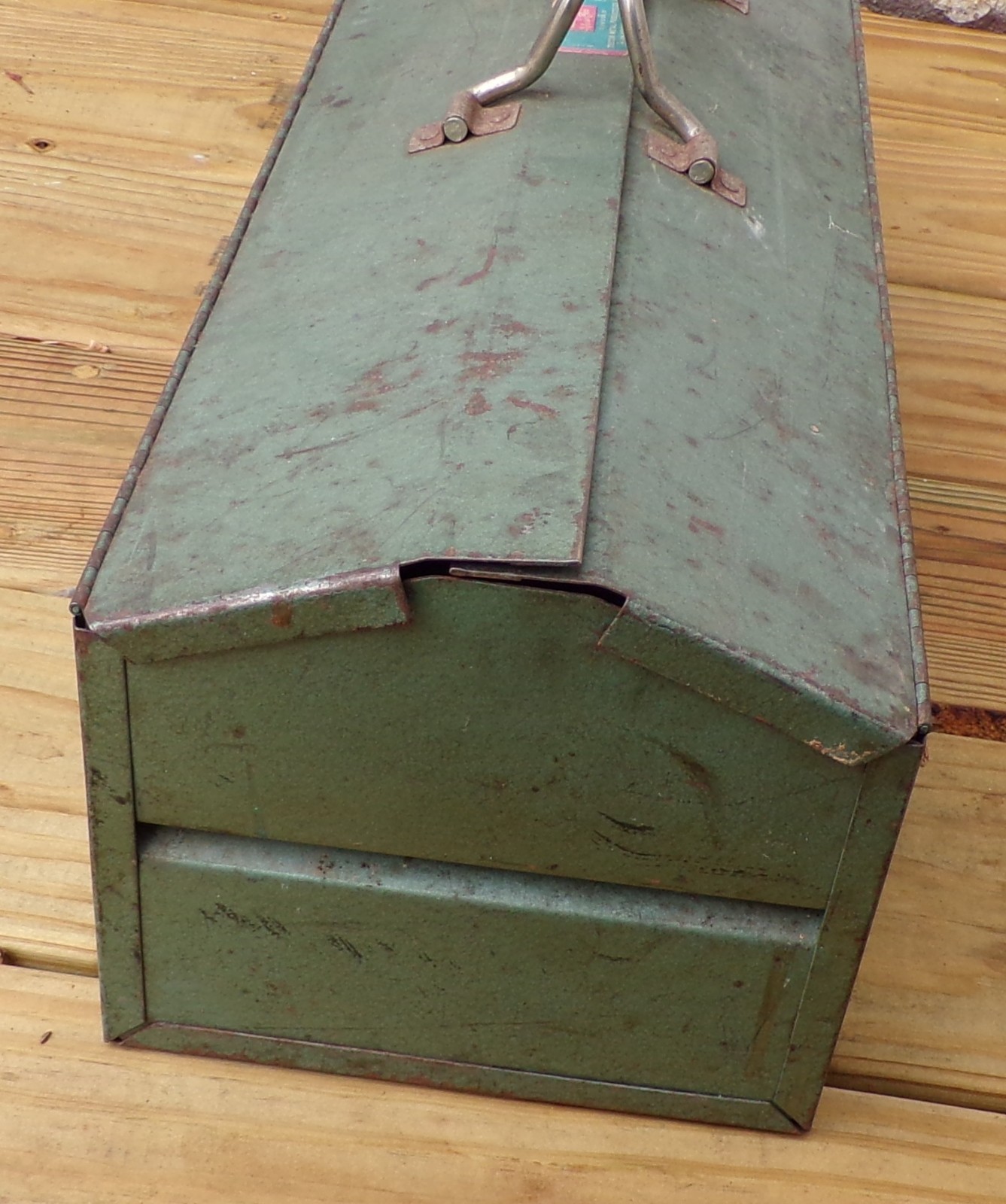 VERSA BOX Metal ToolBox Vintage Coffin Style shape Made in U.S.A.
