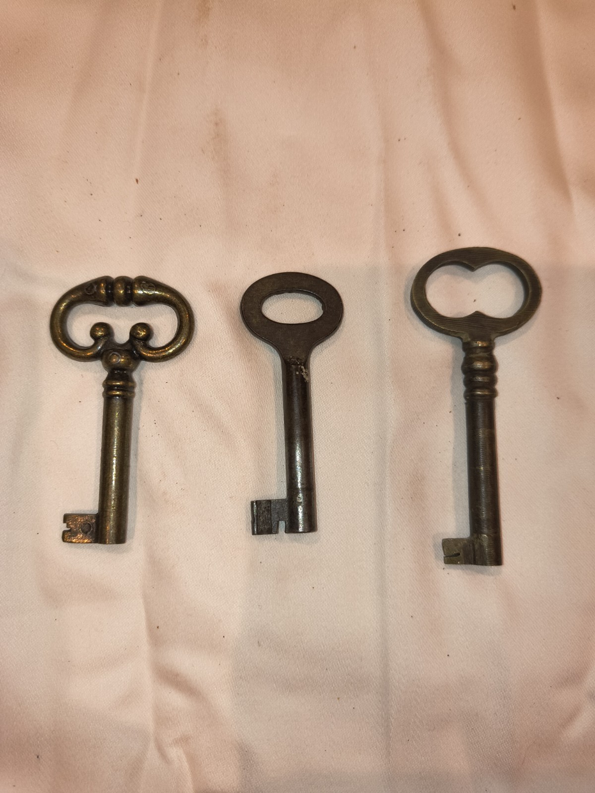 Lot Of 3 Skeleton Keys