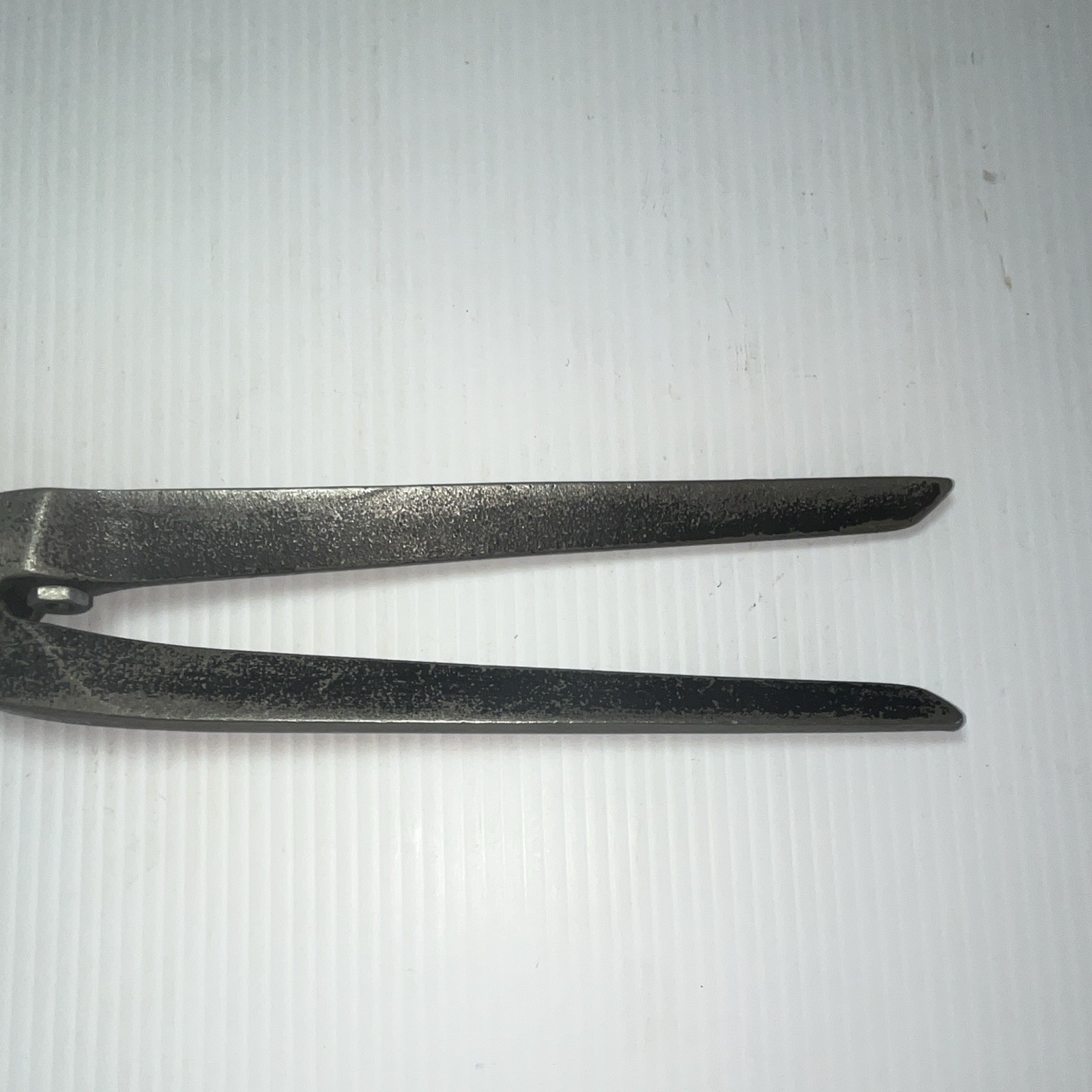 Vintage Metal End Cutting Nippers / Pliers Hand Tool Approx 8 in