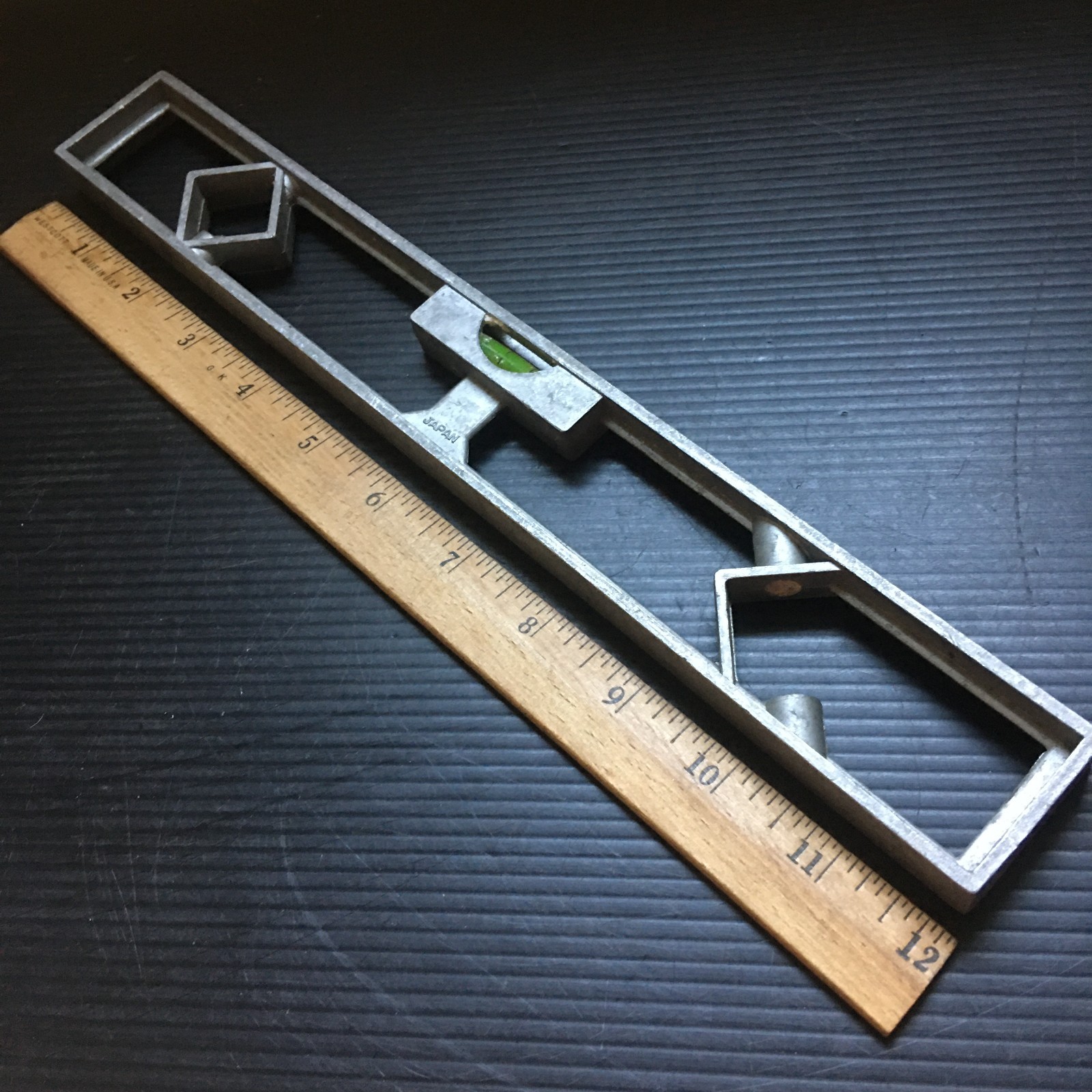 Vintage 1970s Aluminum Spirit Level Accurate Bubble 12″ Made in Japan ***Read