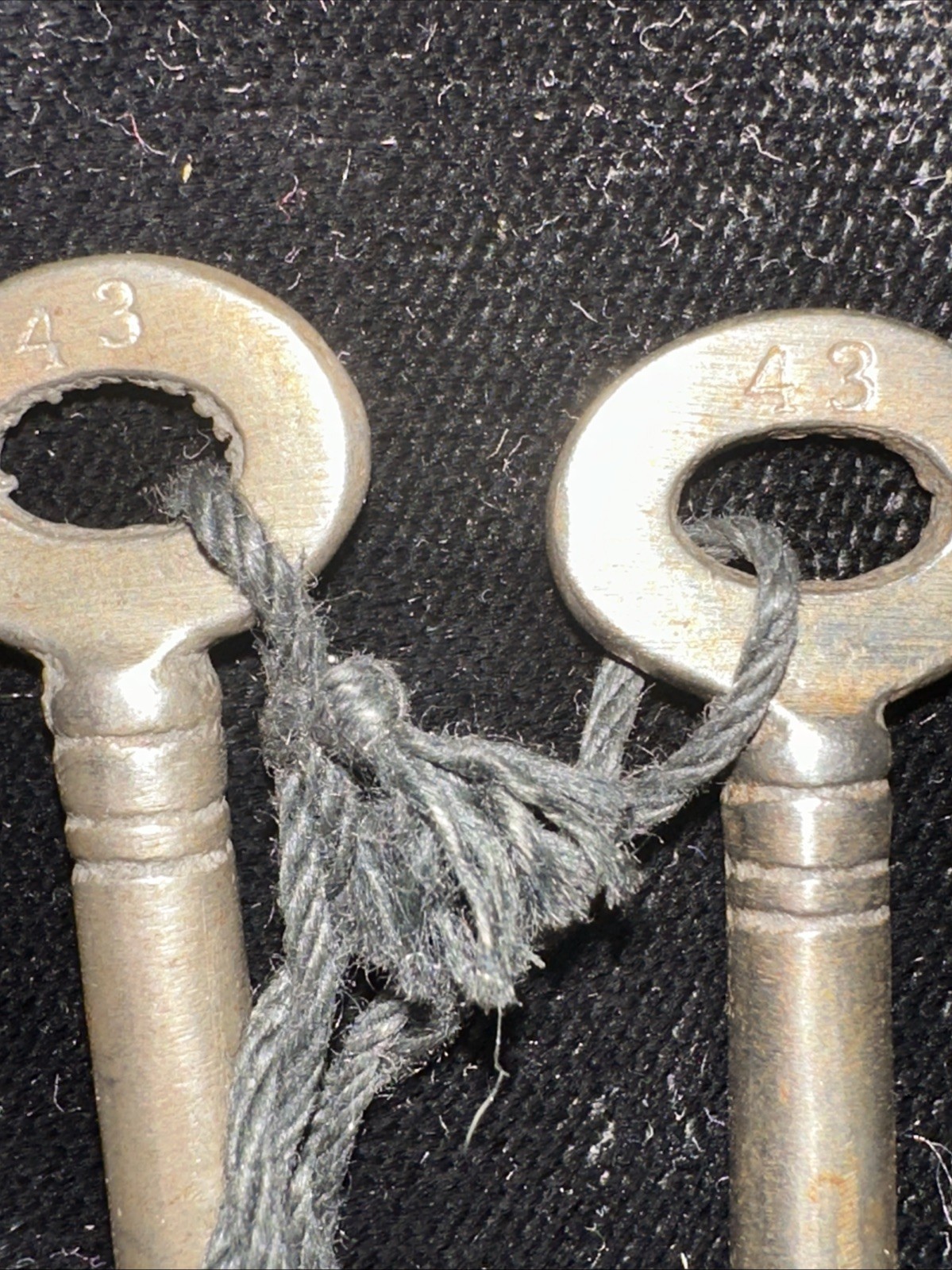 Antique Skeleton Keys Lot of 2 – No 43 Solid Barrel~ALL ORIGINAL ~AUTHENTIC