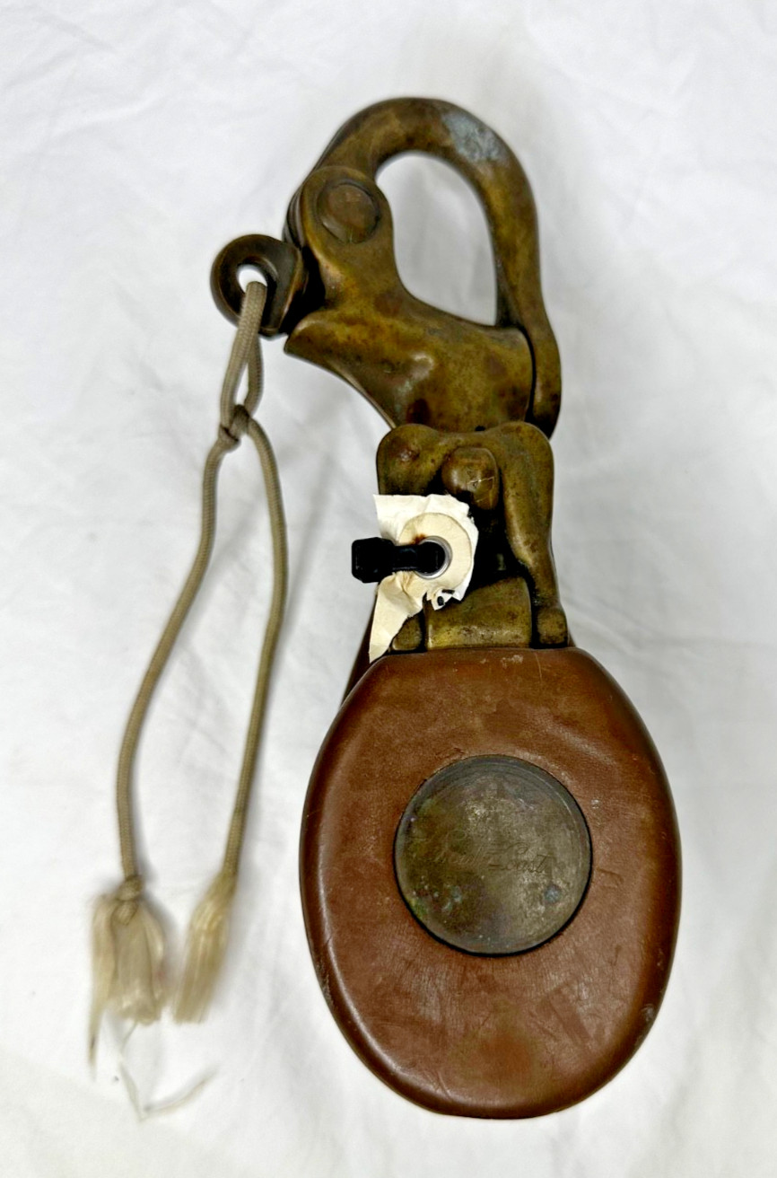 Vintage South Coast Pulley Maritime Rubber Snatch Block Swivel Snap Shackle