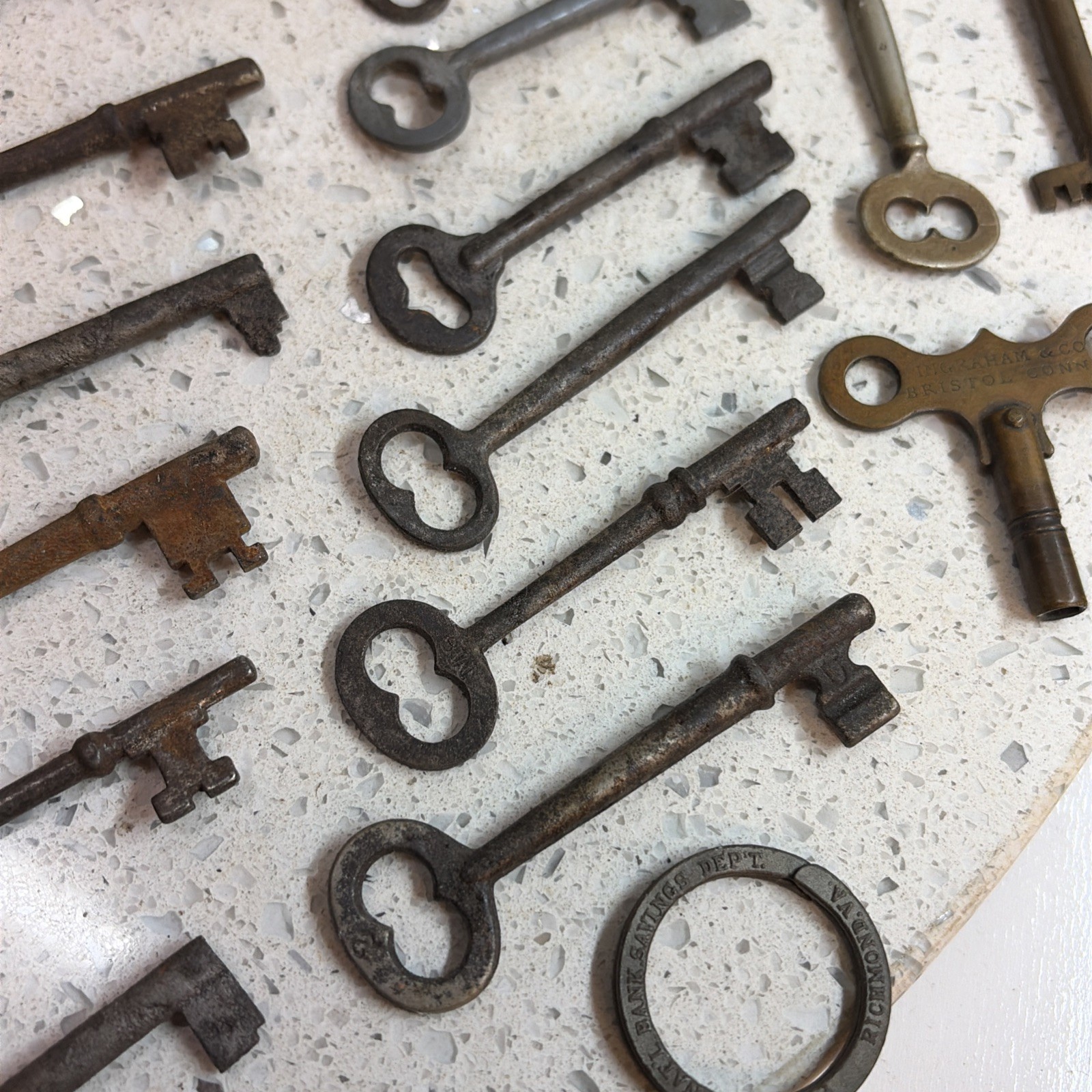 Huge Lot Of Vintage Skeleton Keys & Other Keys. See Pics!