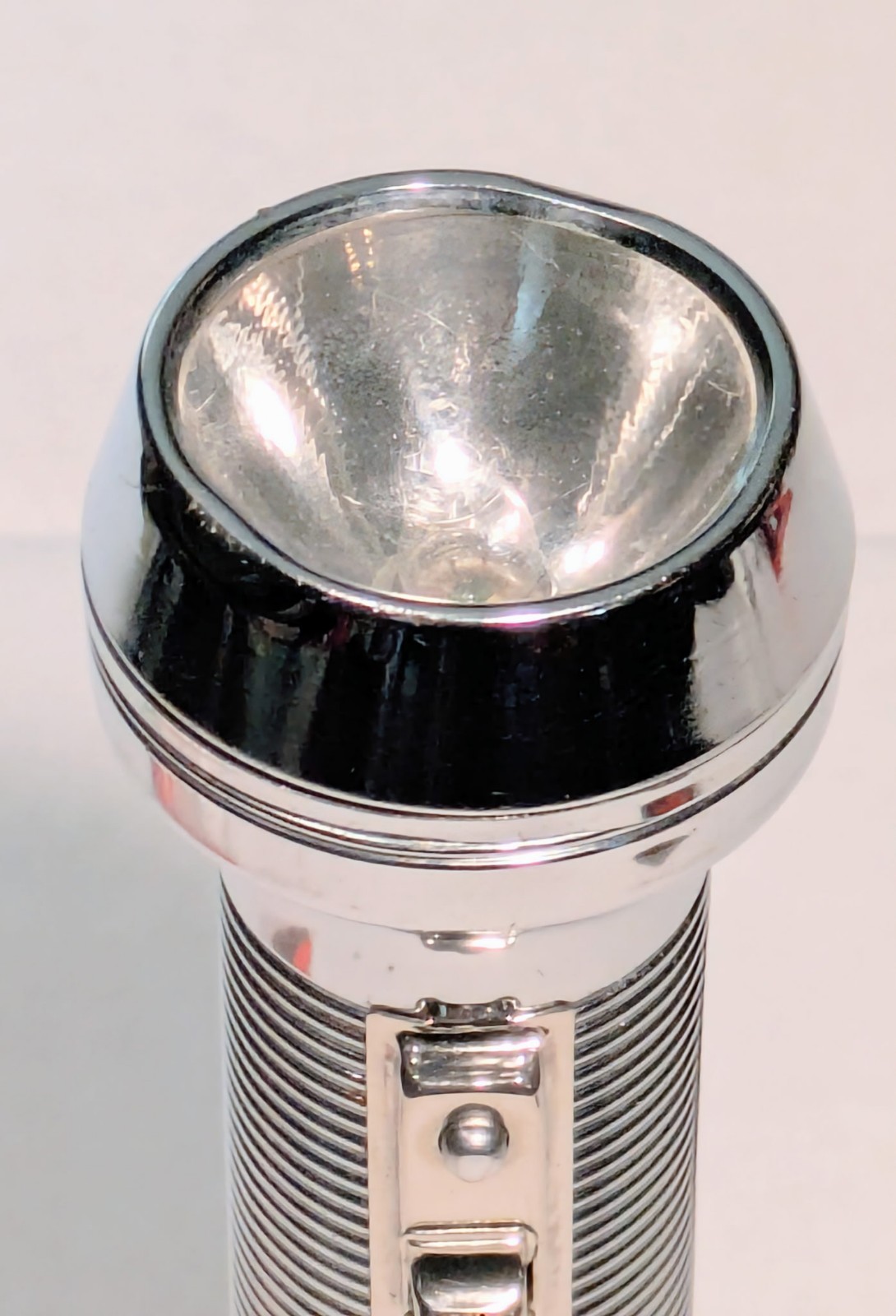 Ray-O-Vac Sportsman 10″ Chrome Flashlight Vintage Requires 3 D Batteries