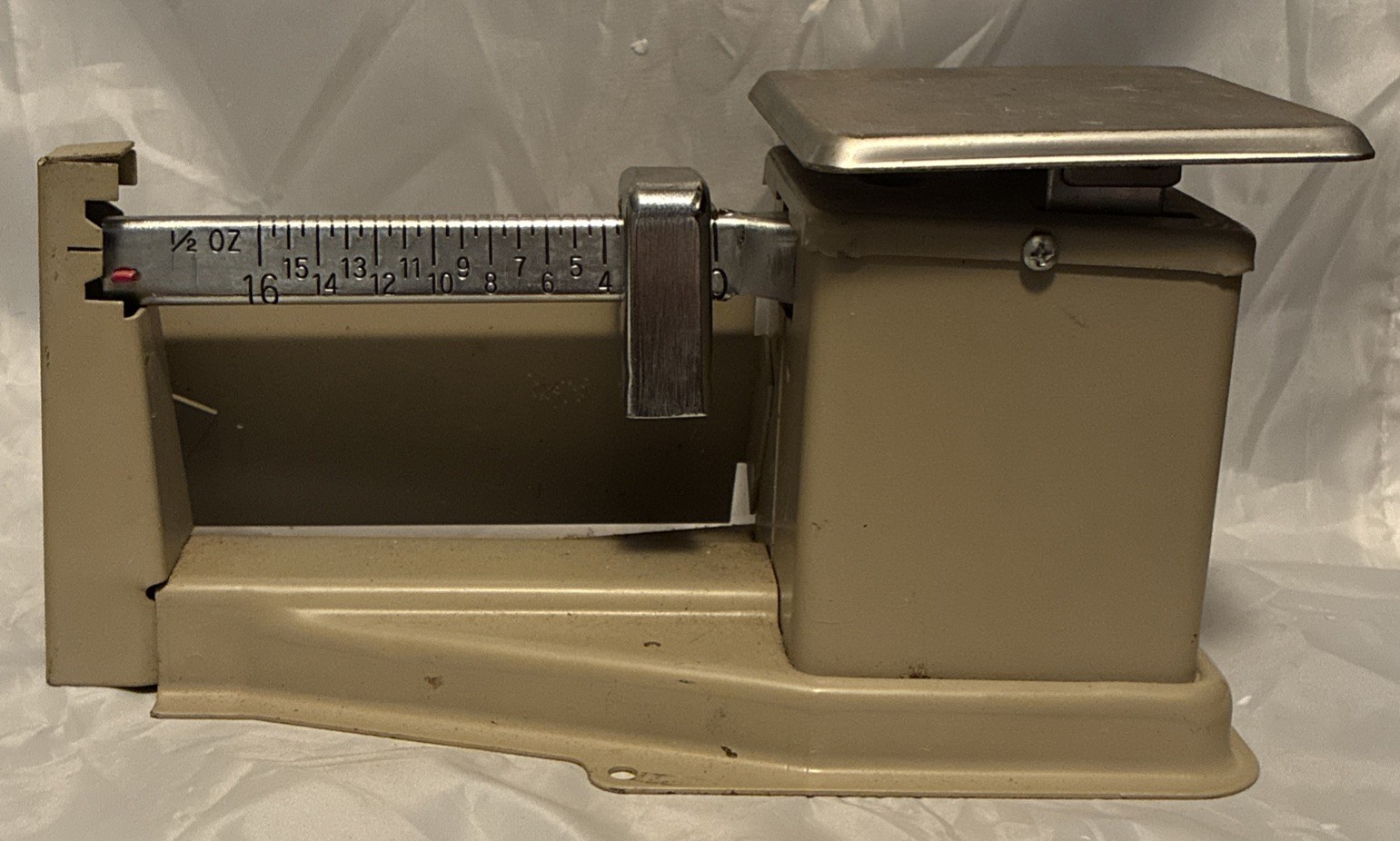 Vintage Pelouze 1985 Balance Beam Postal Scale 1-16oz. Model PAA-1