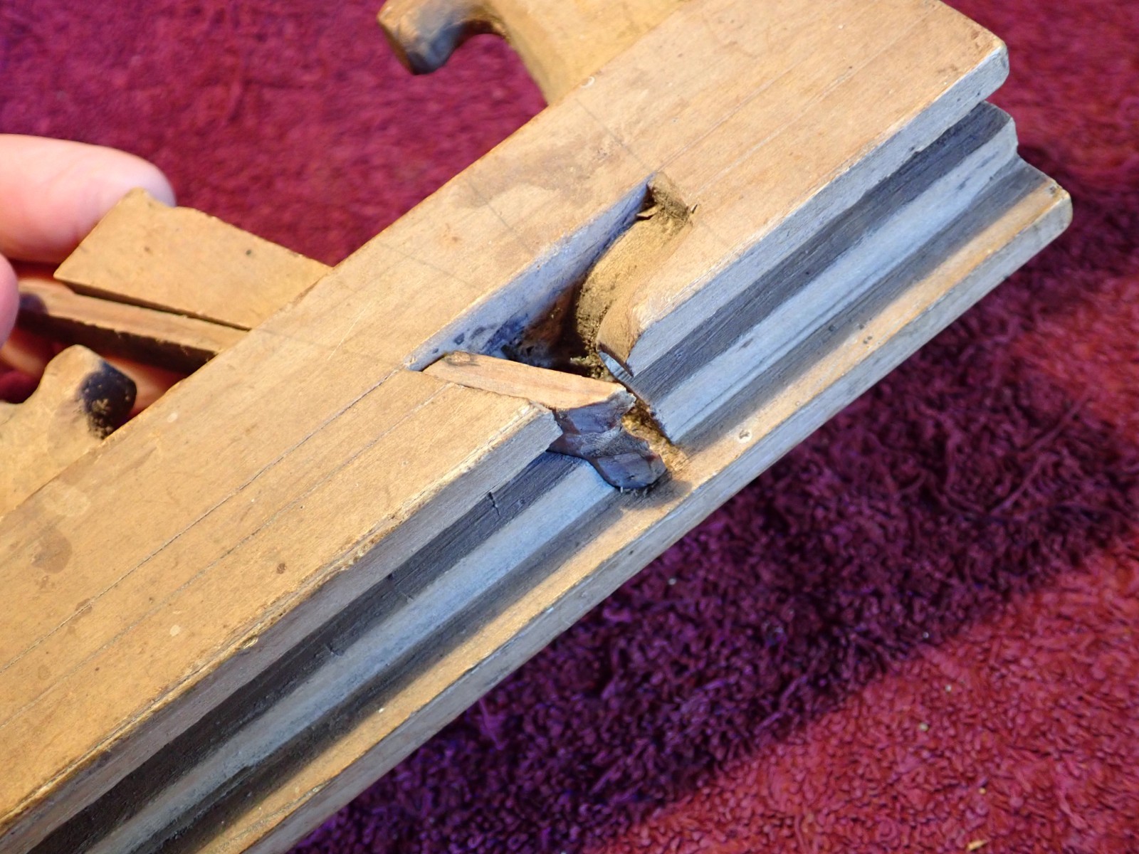 UNIQUE 2 HANDLES ANTIQUE VINTAGE WOOD WORKING PLANE SWEDEN SWEDISH – NO IRON !!